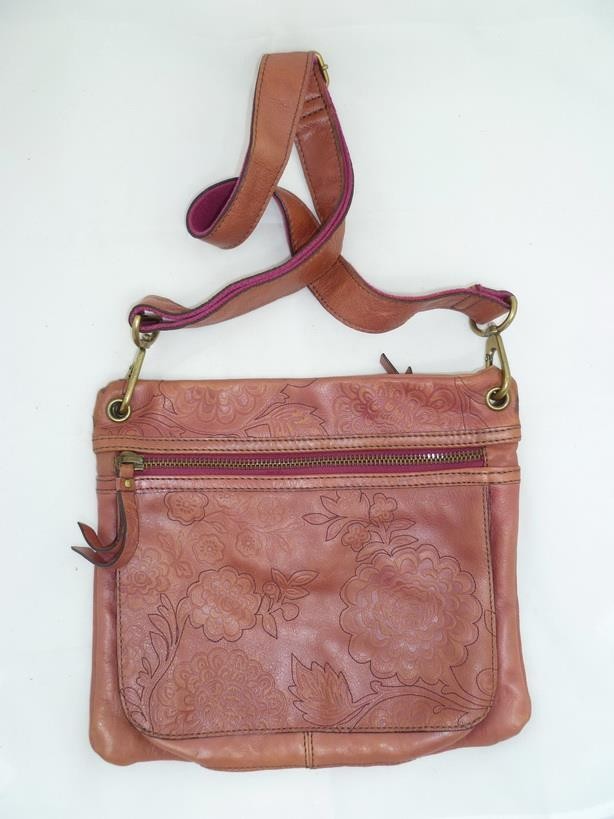 FOSSIL SASHA USED PINK (SALMON) TOOLED FLORAL LEATHER BAG/CROSSBODY ZB2989