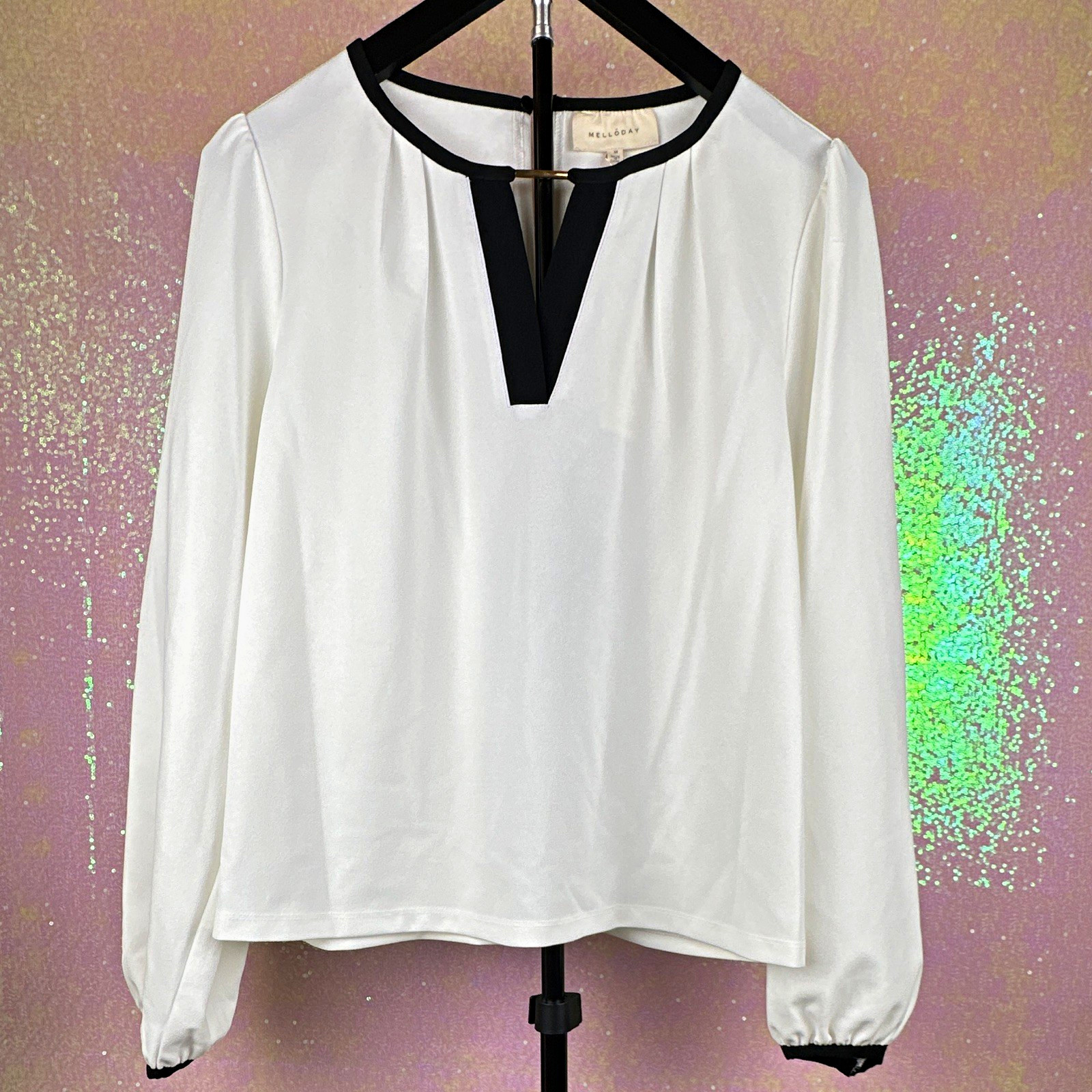 Melloday Womens White/Black Trim Satin V-Neck Puff Long Sleeve Blouse Size M Melloday Womens White/Black Trim Satin V-Neck Puff Long Sleeve Blouse Size M
