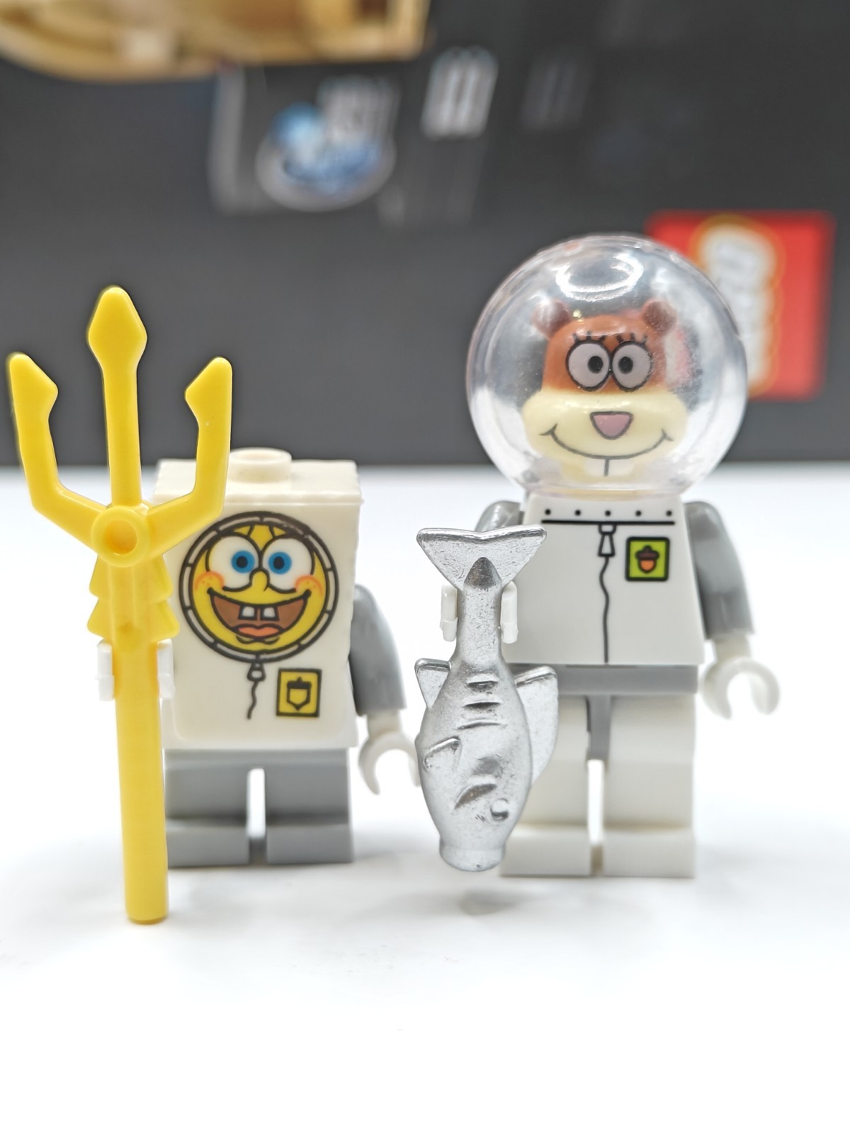 NEW Astronaut SpongeBob Squarepants & Sandy Cheeks Custom Lego Minifigure 3831 NEW Astronaut SpongeBob Squarepants & Sandy Cheeks Custom Lego Minifigure 3831