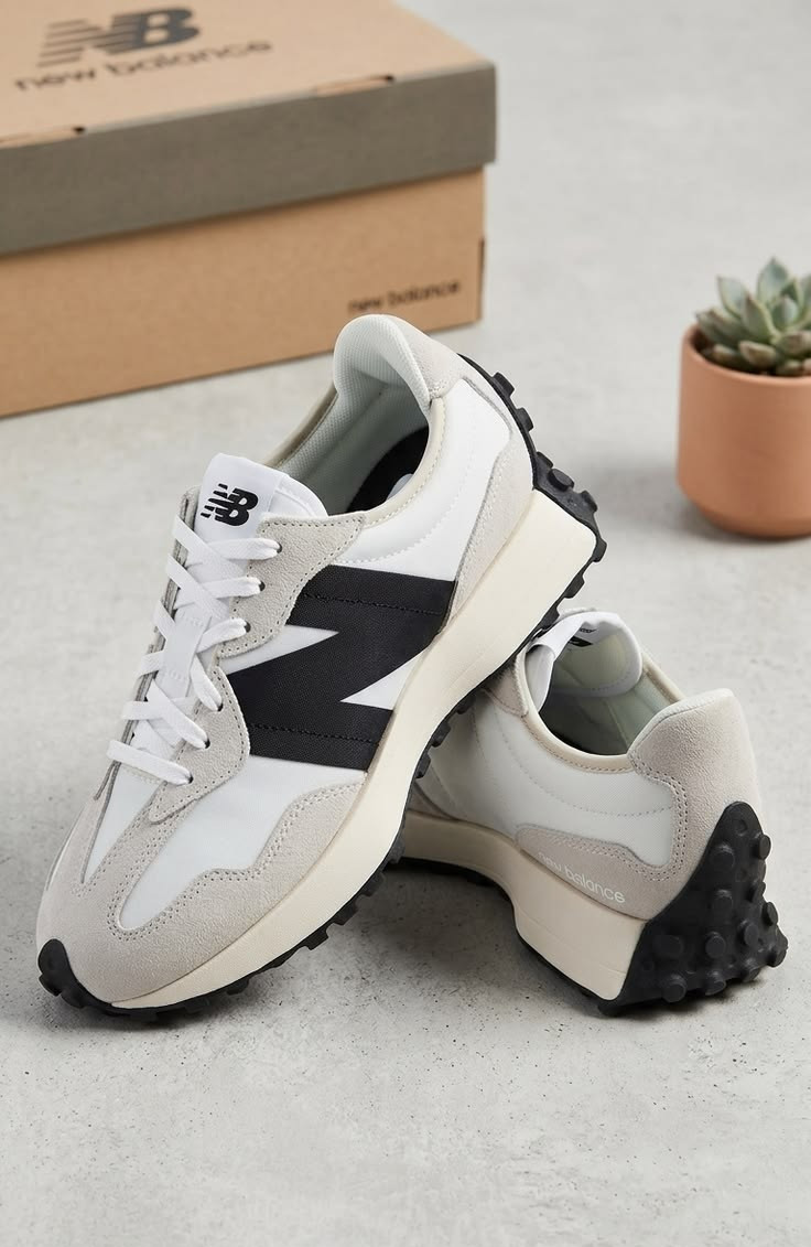 [SALE] Women\'s NewBalance 327 Sneakers, Sea Salt/White/Black - AUTH, NEW TAG