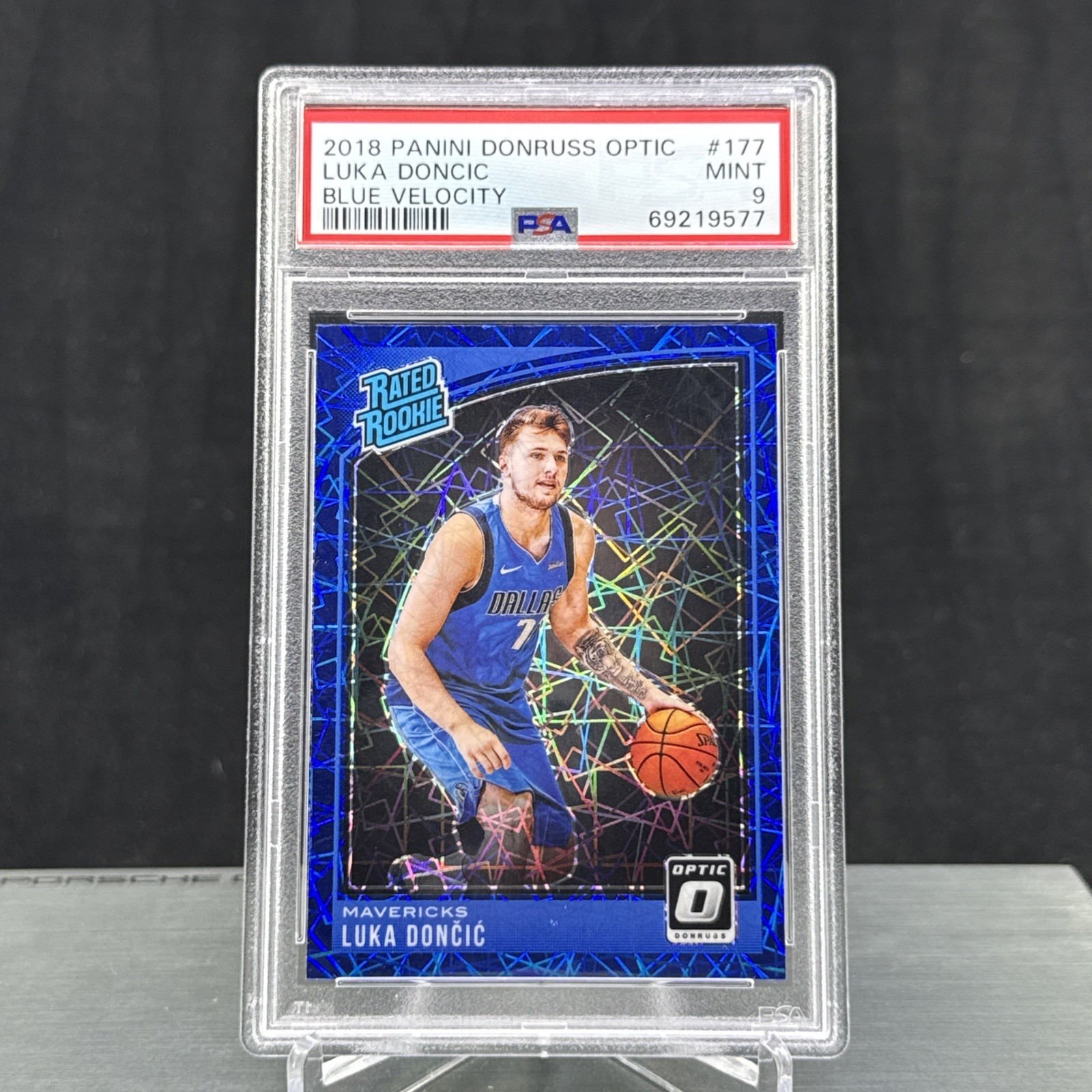 Panini 2018-19 Donruss Optic Luka Dončić Rated Rookie #177 Blue Velocity PSA 9 Panini 2018-19 Donruss Optic Luka Dončić Rated Rookie #177 Blue Velocity PSA 9