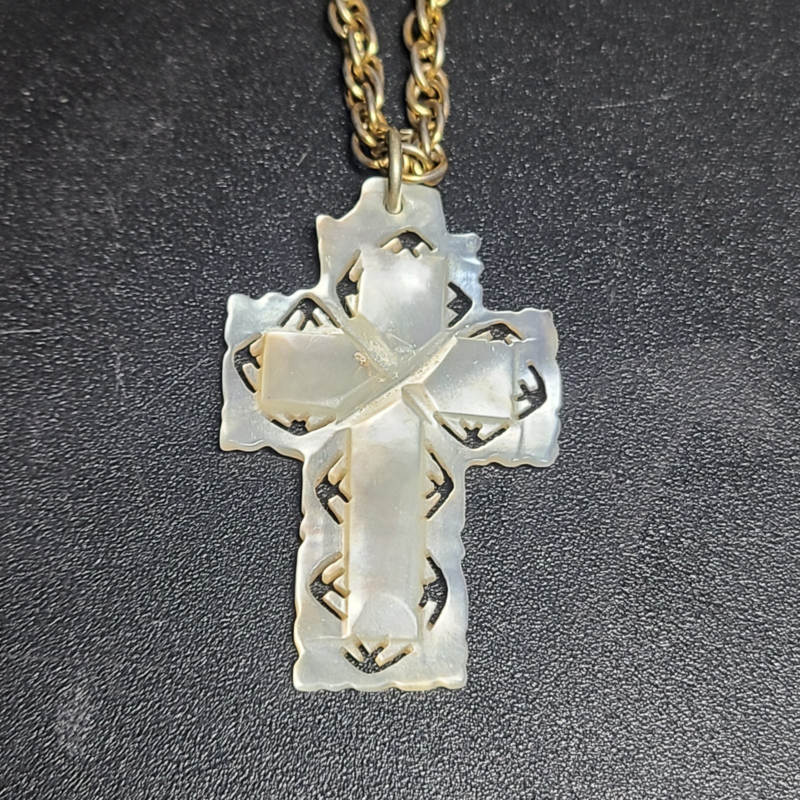 Vintage MOTHER OF PEARL CROSS Crucifix BETHLEHEM Carved MOP Christianity Israel Vintage MOTHER OF PEARL CROSS Crucifix BETHLEHEM Carved MOP Christianity Israel