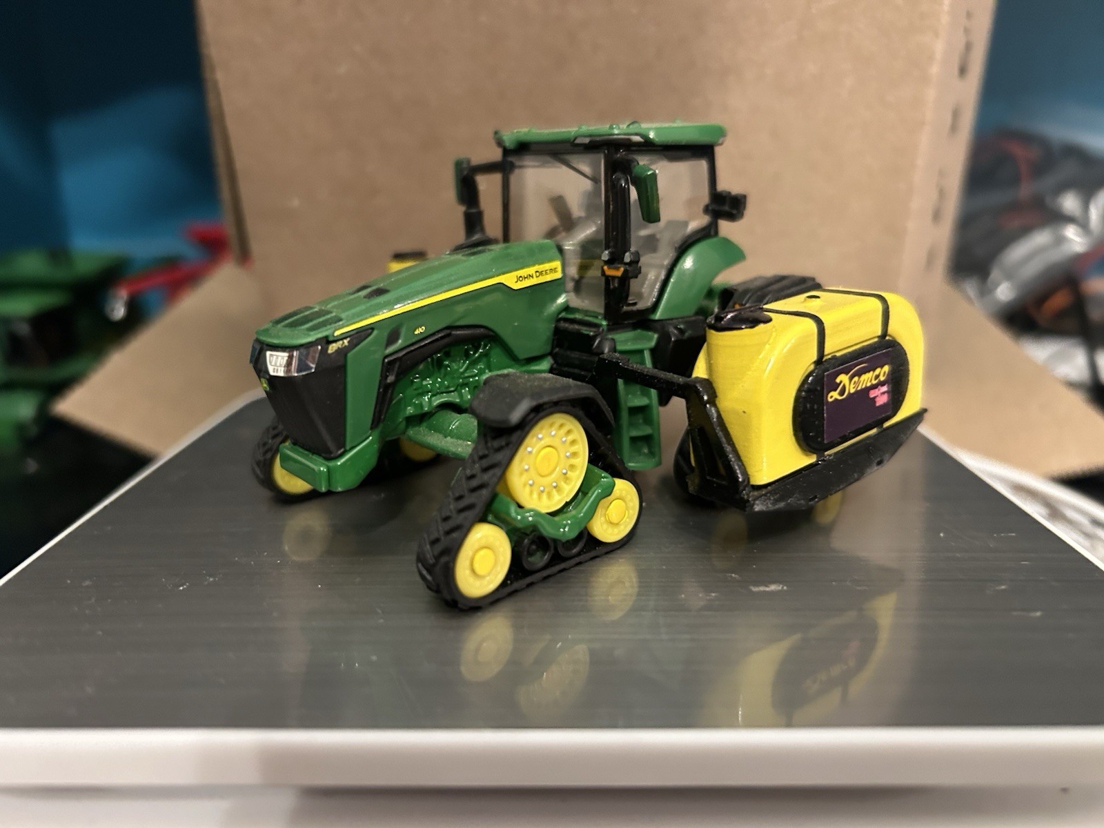 Ertl 1/64 John Deere 8rx410 With 1200 Gallon Demco Saddle Tanks Ertl 1/64 John Deere 8rx410 With 1200 Gallon Demco Saddle Tanks