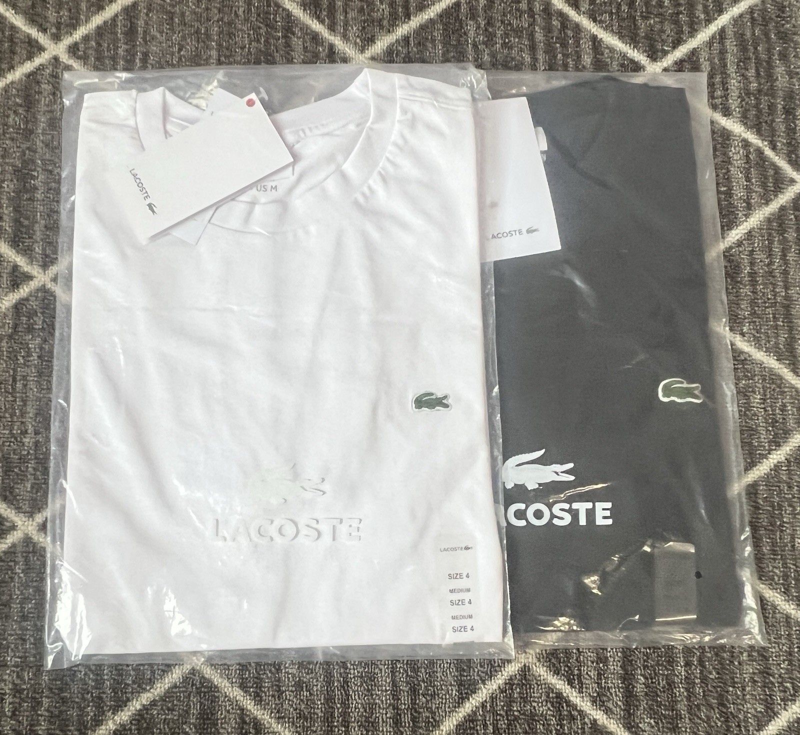 Lacoste Men\'s Pima Cotton Short Sleeve Crew Neck T-Shirt Medium 2 Pcs -910pk Lacoste Men\'s Pima Cotton Short Sleeve Crew Neck T-Shirt Medium 2 Pcs -910pk