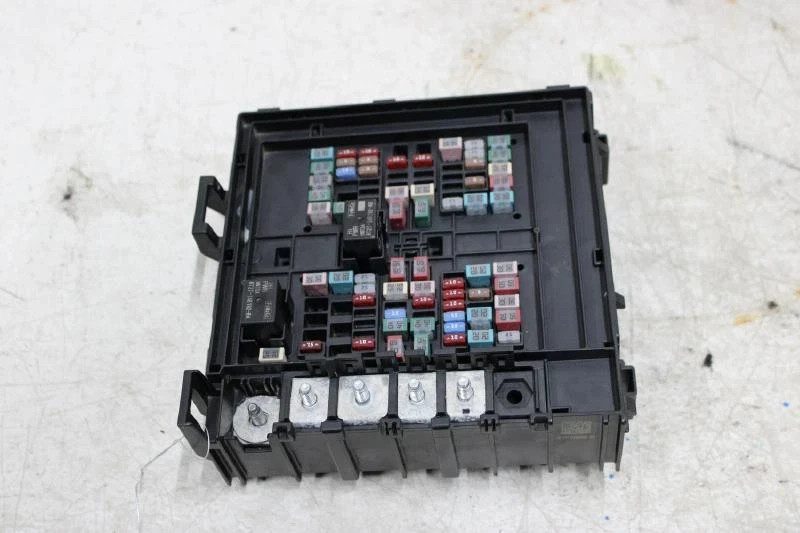 2018-2021 Lincoln Navigator Engine Fuse Box OEM