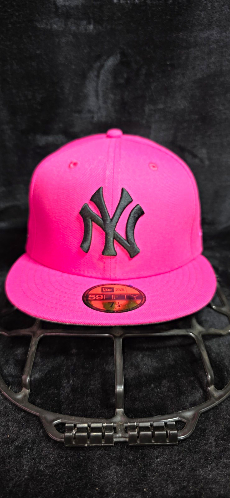 New Era 59FIFTY New York Yankees 1953 World Series Patch Cap 7 1/4 Pink Black New Era 59FIFTY New York Yankees 1953 World Series Patch Cap 7 1/4 Pink Black