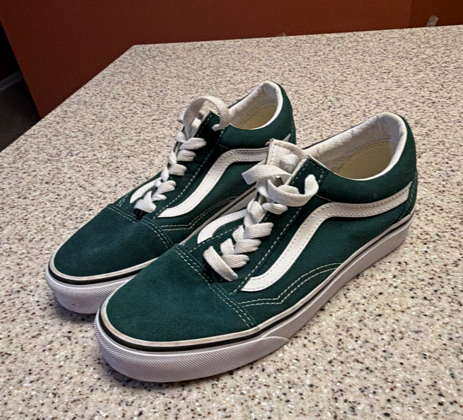 VANS Old Skool Green/White Low Top Lace-Up Athletic Sneakers New No Box VANS Old Skool Green/White Low Top Lace-Up Athletic Sneakers New No Box