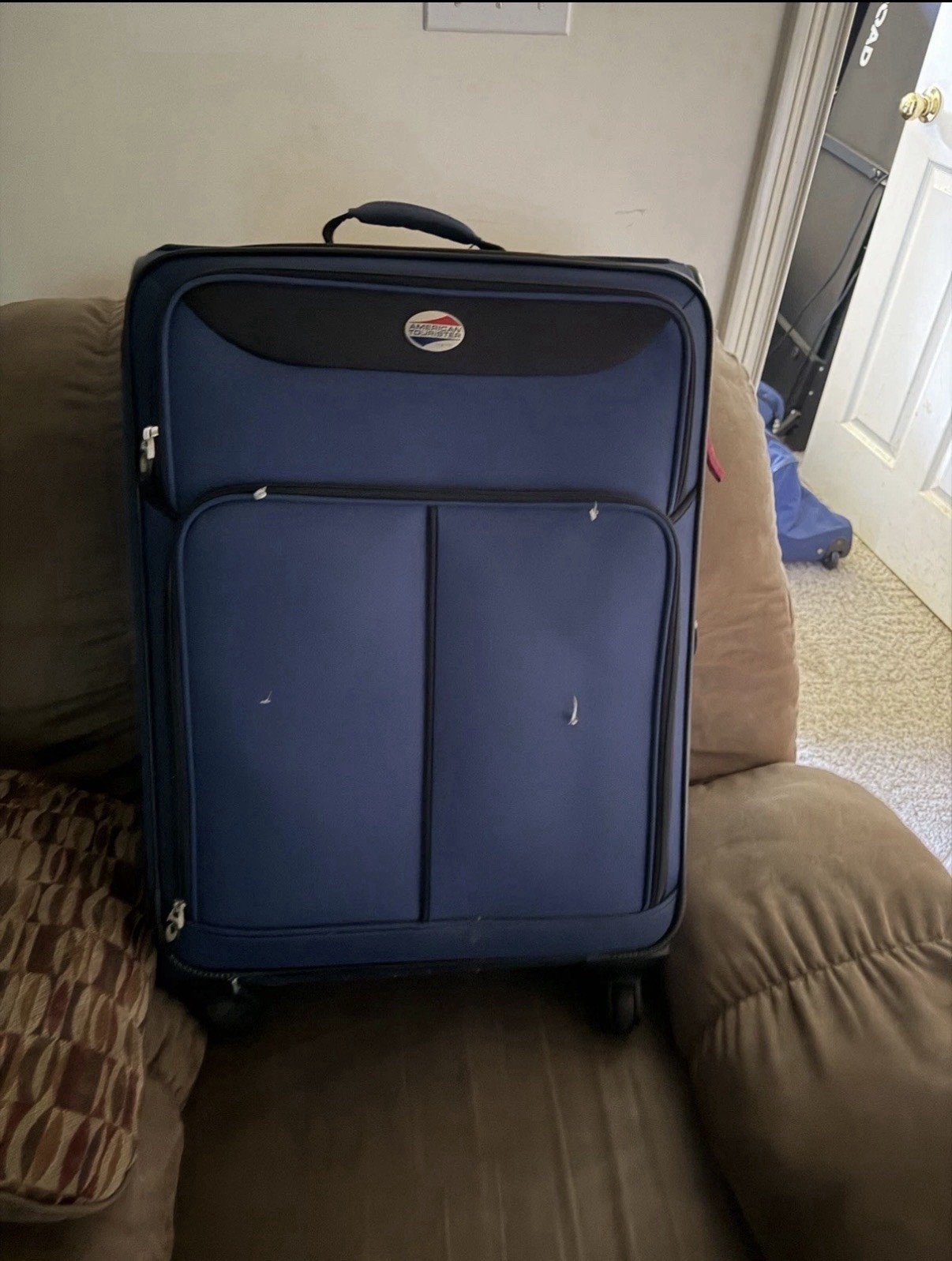 american tourister luggage 3 Peice Set And A Samsonite Carry On 4 In All american tourister luggage 3 Peice Set And A Samsonite Carry On 4 In All
