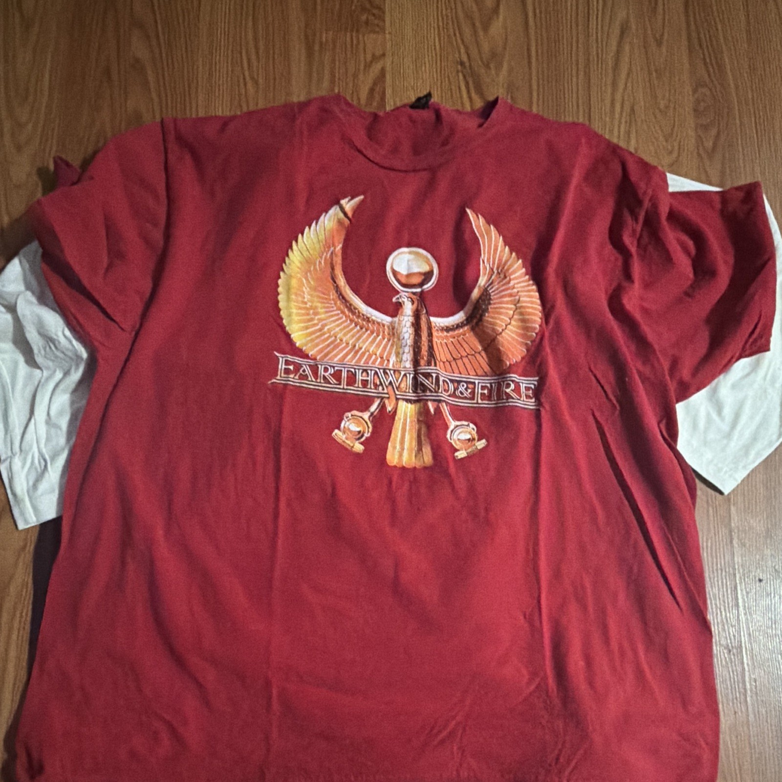 Earth Wind & Fire 2004 Vintage Chicago Concert Shirt Men\'s Large Earth Wind & Fire 2004 Vintage Chicago Concert Shirt Men\'s Large