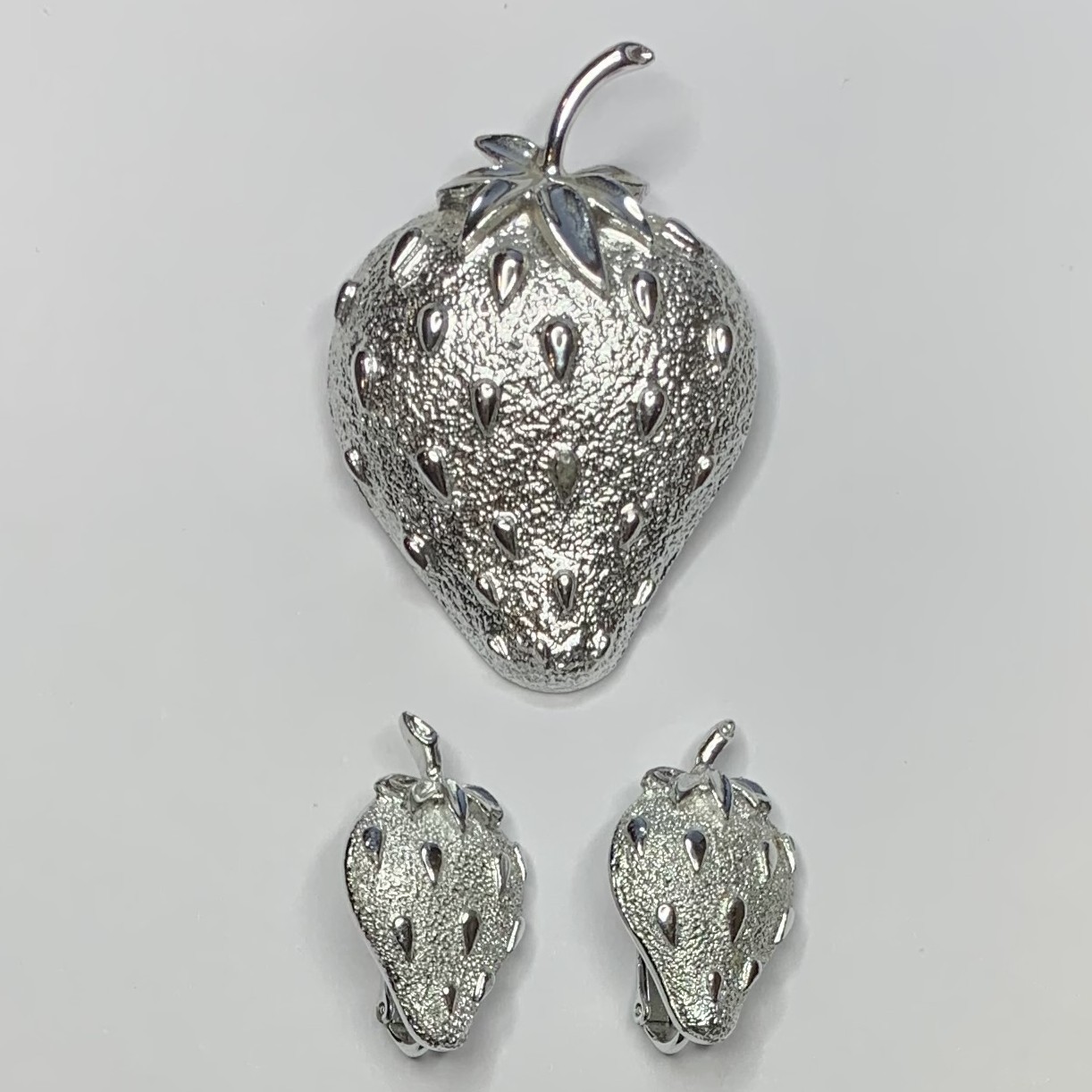 Vintage Sarah Coventry Silver Tone Strawberry Ice Brooch & Clip On Earrings Set