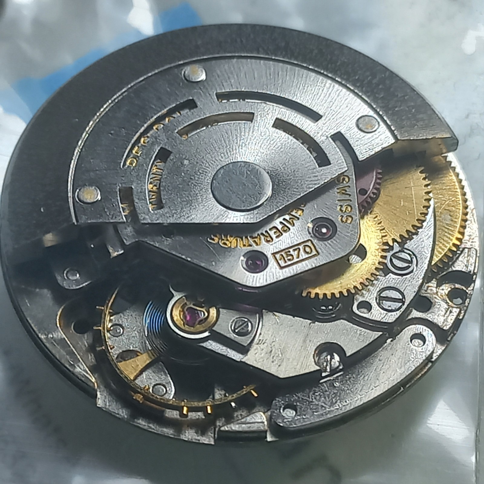 VINTAGE ROLEX CALIBRE 1570 MOVEMENT FOR PARTS OR REPAIR BALANCE OK.
