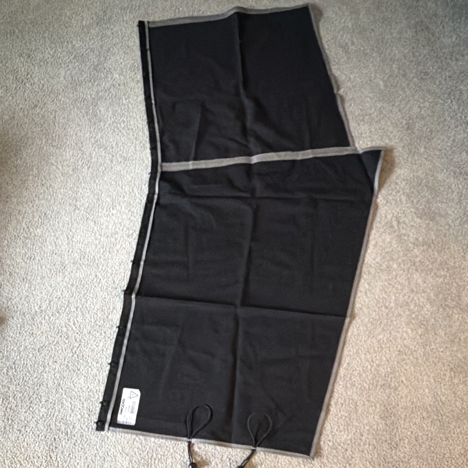 Right OEM Peterbilt Kenworth Sleeper Curtain 567 579 589 T680 T880 w990 Right OEM Peterbilt Kenworth Sleeper Curtain 567 579 589 T680 T880 w990