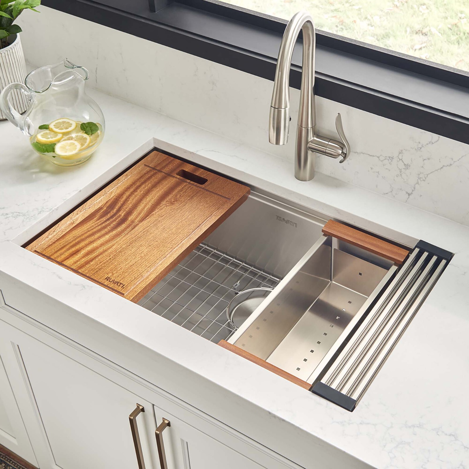 Ruvati 28-inch Workstation Ledge Undermount 16 Gauge Kitchen Sink- RVH8309 Ruvati 28-inch Workstation Ledge Undermount 16 Gauge Kitchen Sink- RVH8309