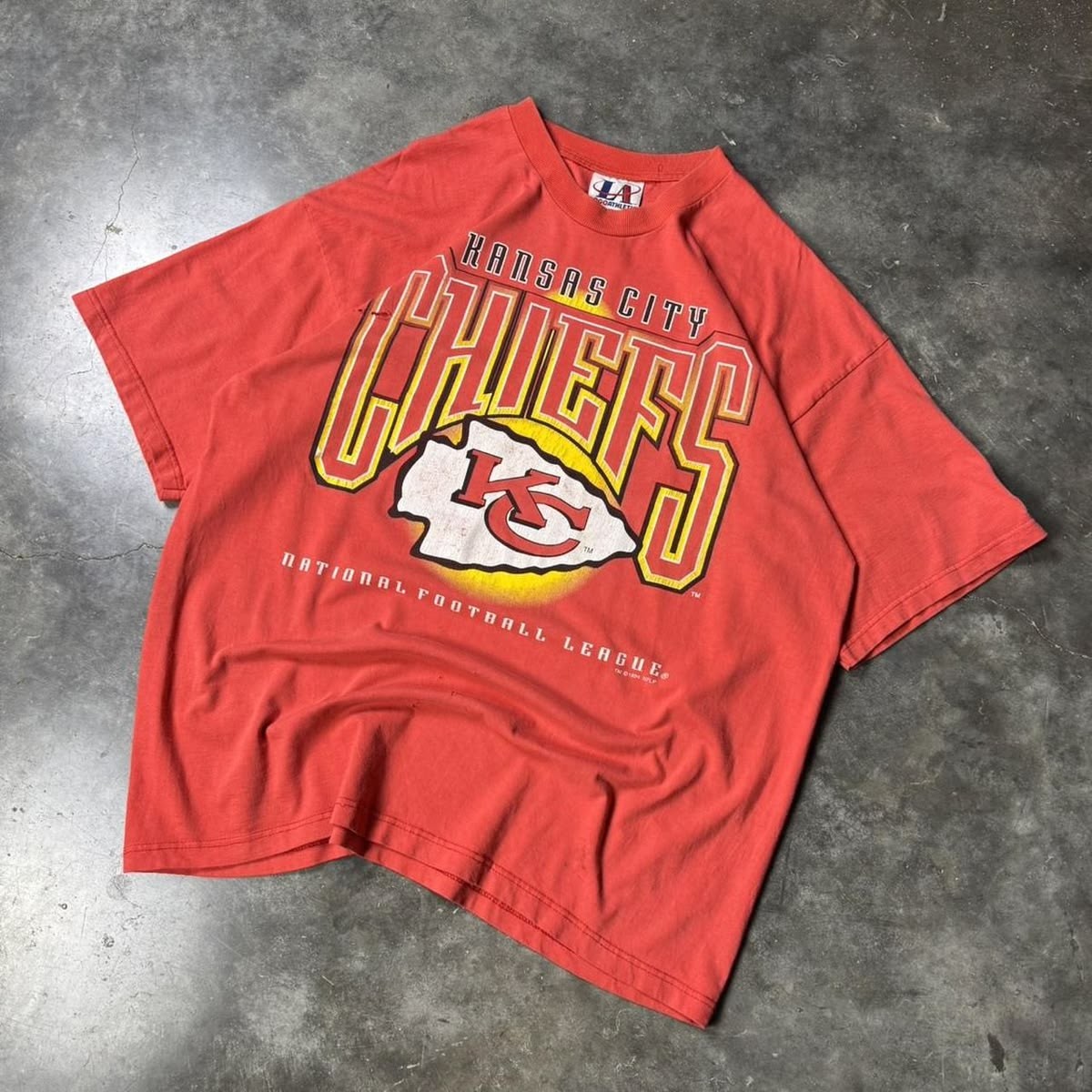 1994 Vtg Kansas City Chiefs Graphic Retro style Red T shirt Unisex HN8544