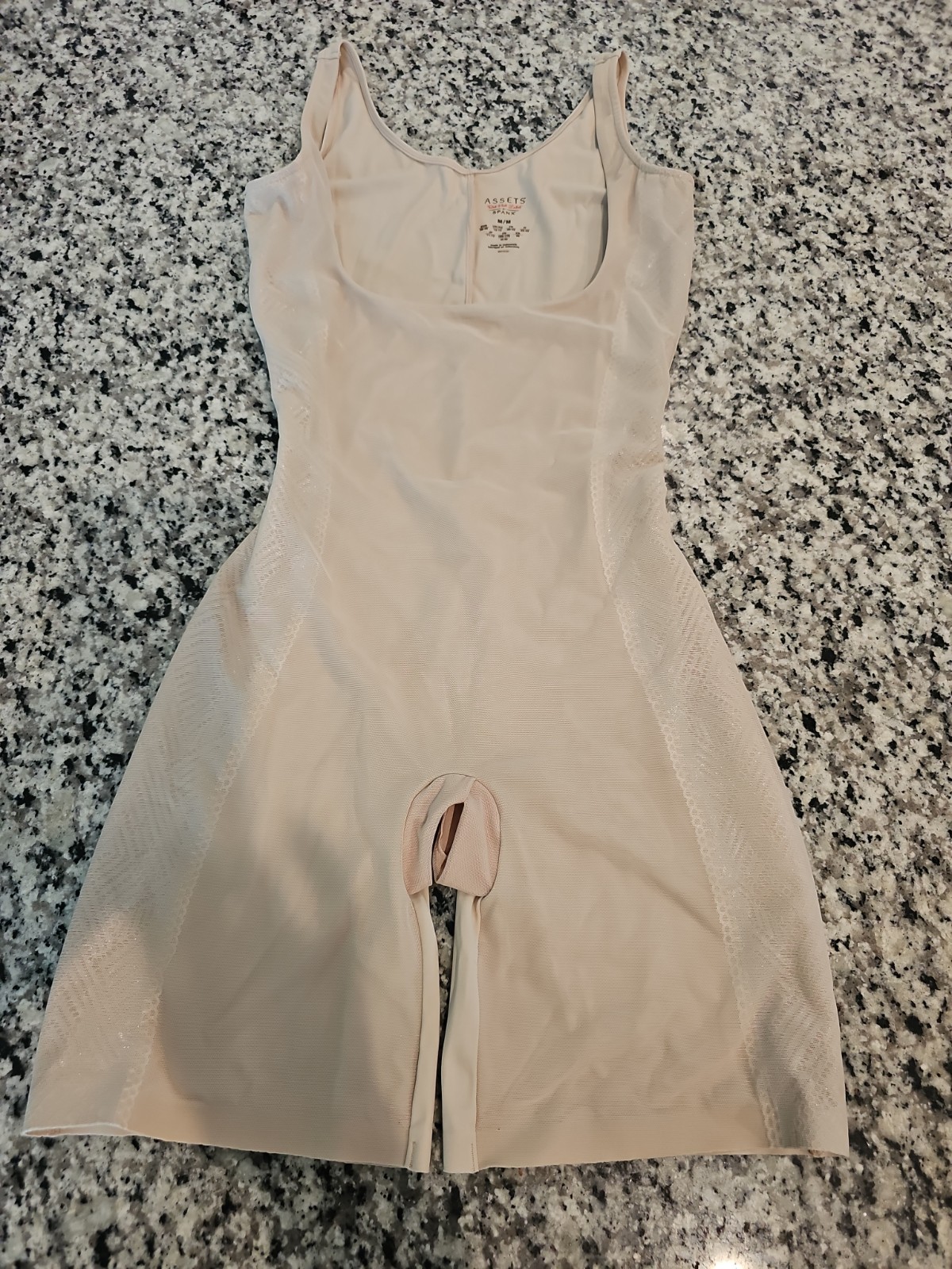 Assets By Spanx Size M Luxe Lean Open Bust Mid-Thigh Bodysuit Shapewear Beige Assets By Spanx Size M Luxe Lean Open Bust Mid-Thigh Bodysuit Shapewear Beige