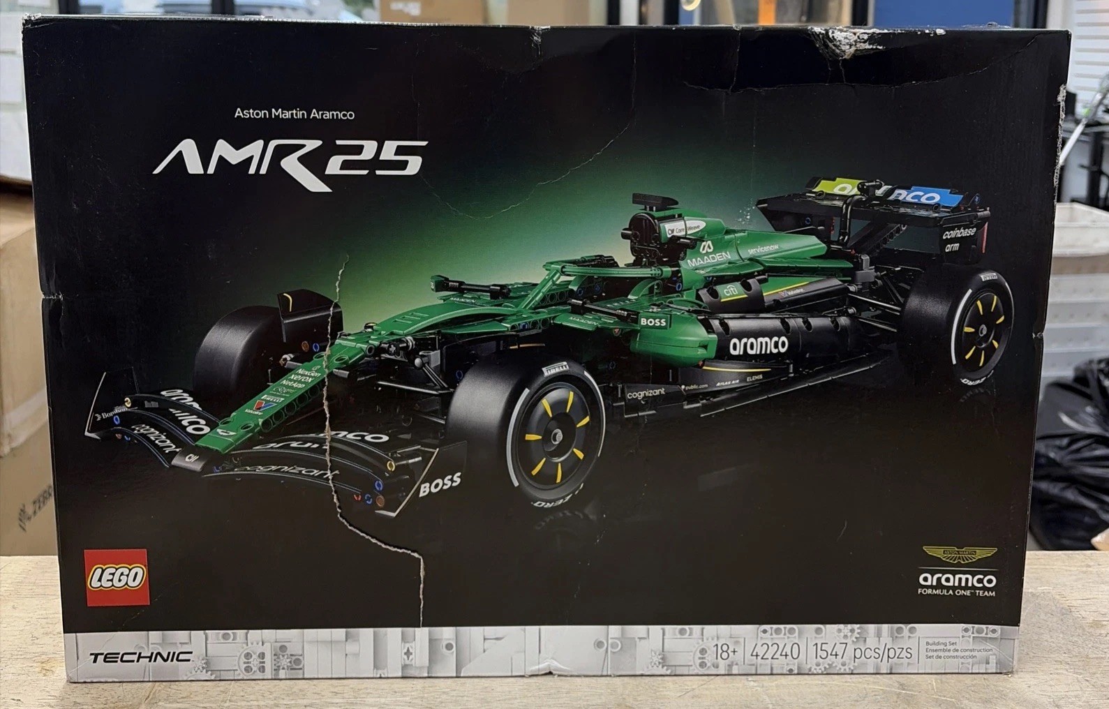 LEGO Technic Aston Martin Aramco AMR25 F1® Car 42240, 1547 Pcs, 18+ LEGO Technic Aston Martin Aramco AMR25 F1® Car 42240, 1547 Pcs, 18+