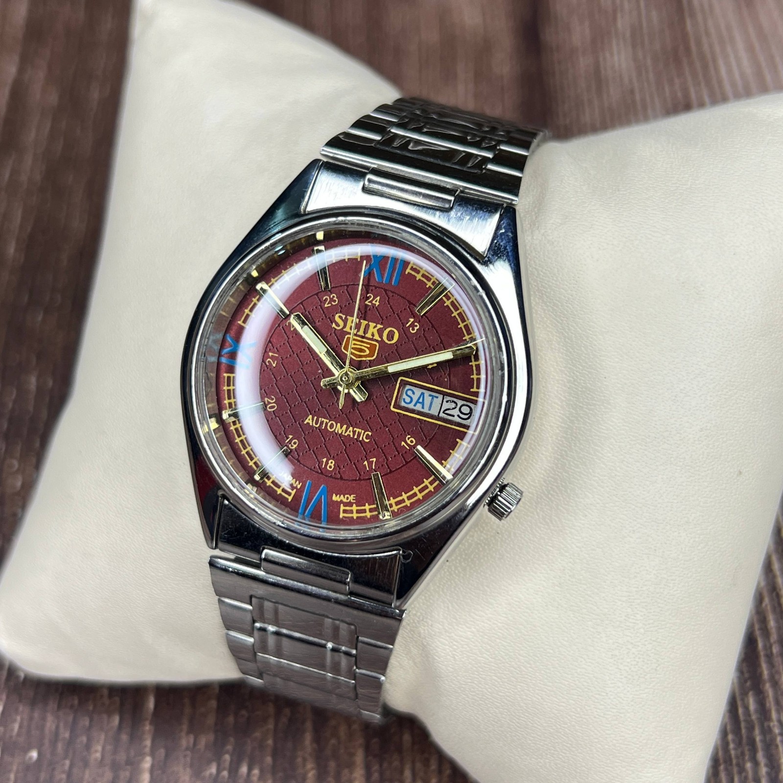 Vintage Seiko 5 Automatic, Maroon Dial,Day Date, Refurbished Working Condition 