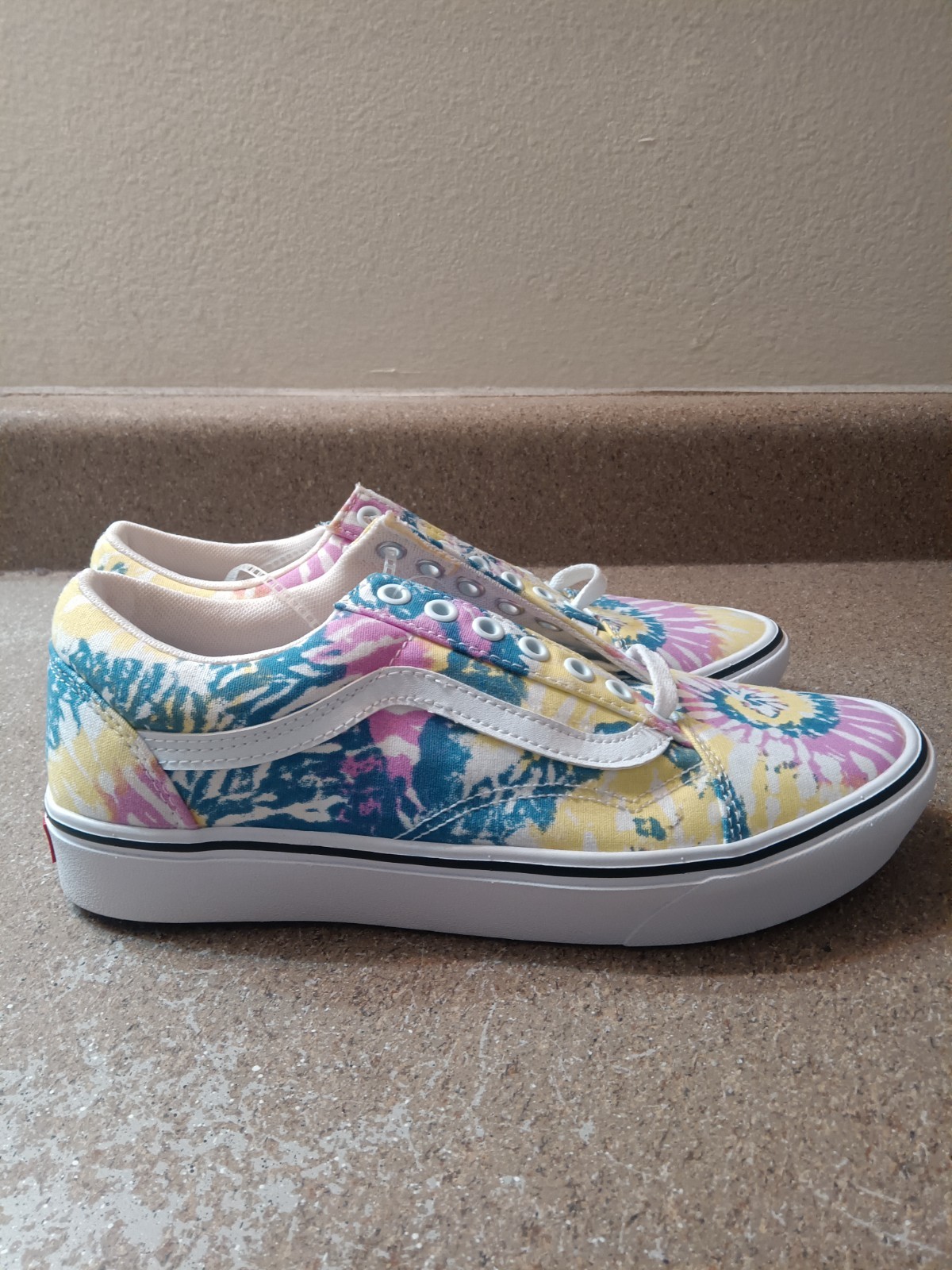Size 8.5 - Vans Old Skool ComfyCush Tie-Dye