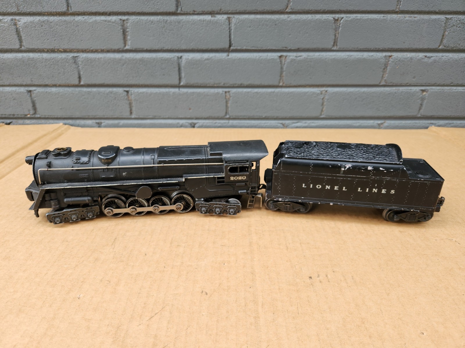 Postwar Lionel 2020 Turbine Locomotive & 2466w Motorized OperatIng Whistle Tende