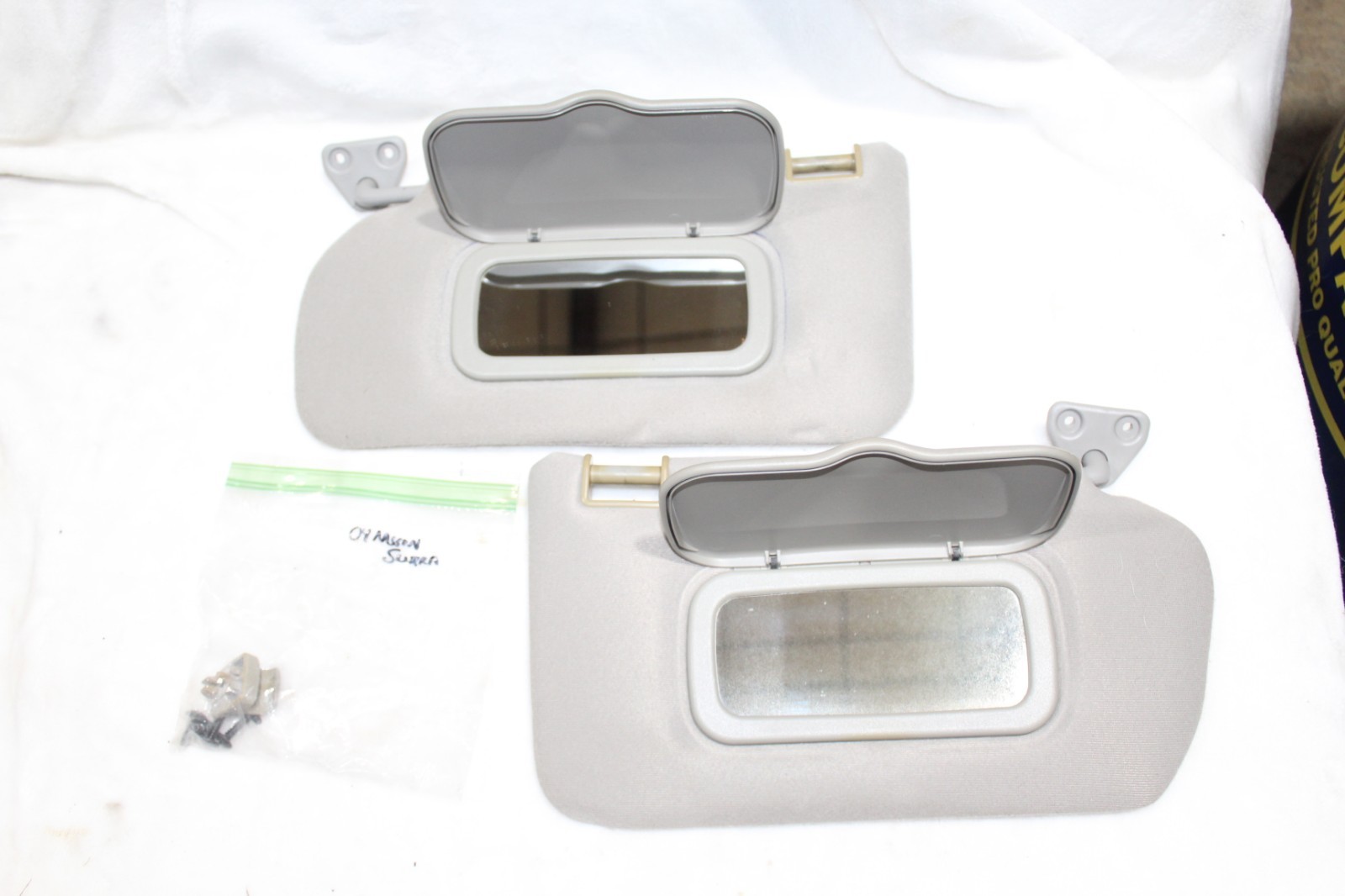 00-06 Nissan SENTRA Sunvisors w/ Sun Visor Clips TWIN Vanity Mirrors GRAY Cloth 00-06 Nissan SENTRA Sunvisors w/ Sun Visor Clips TWIN Vanity Mirrors GRAY Cloth