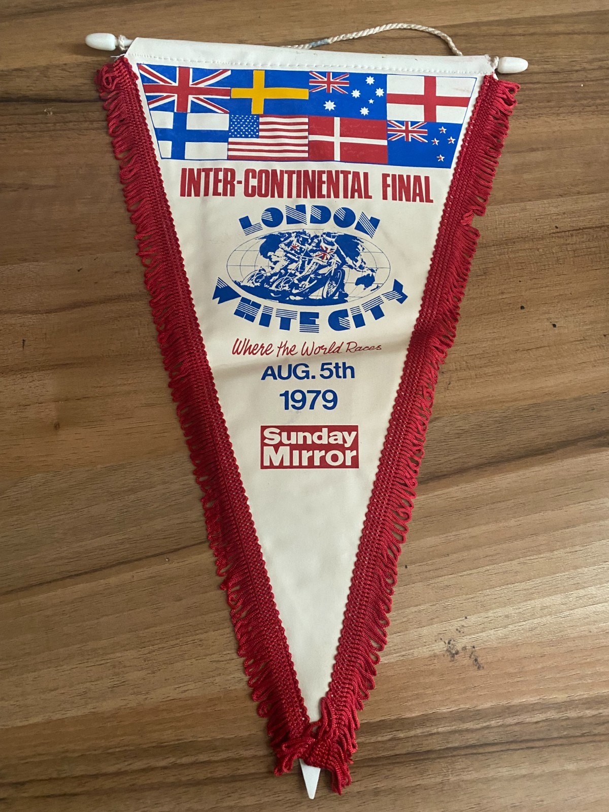 VINTAGE 1979 SPEEDWAY INTER-CONTINENTAL FINAL PENNANT WHITE CITY MICHAEL LEE WIN VINTAGE 1979 SPEEDWAY INTER-CONTINENTAL FINAL PENNANT WHITE CITY MICHAEL LEE WIN