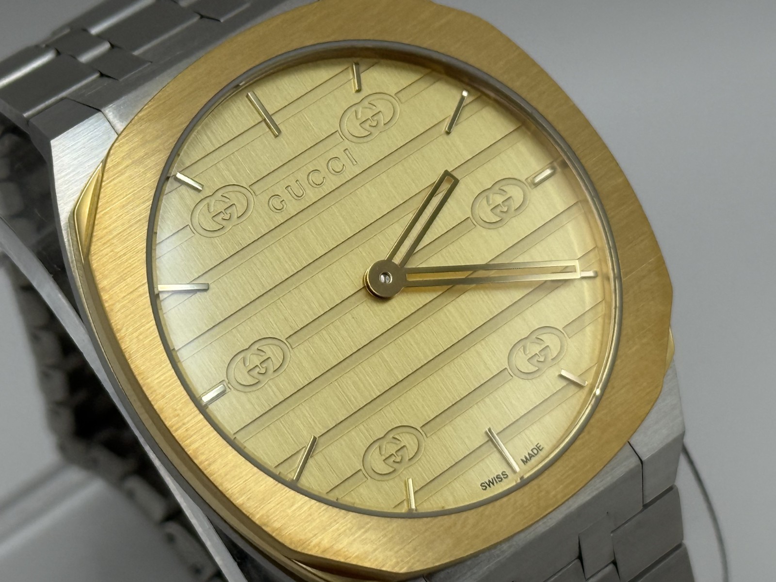 Gucci 25H Golden Brass Dial 38mm Swiss Quartz Men's Watch - Silver (YA163405)