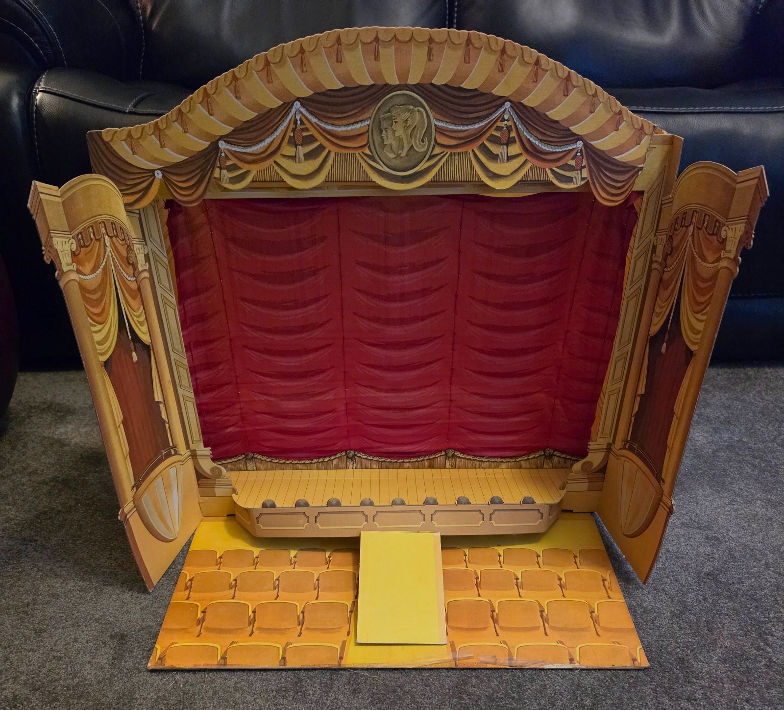 RARE 1963 MATTEL BARBIE & KEN LITTLE THEATRE Playset-Good condition, many pieces
