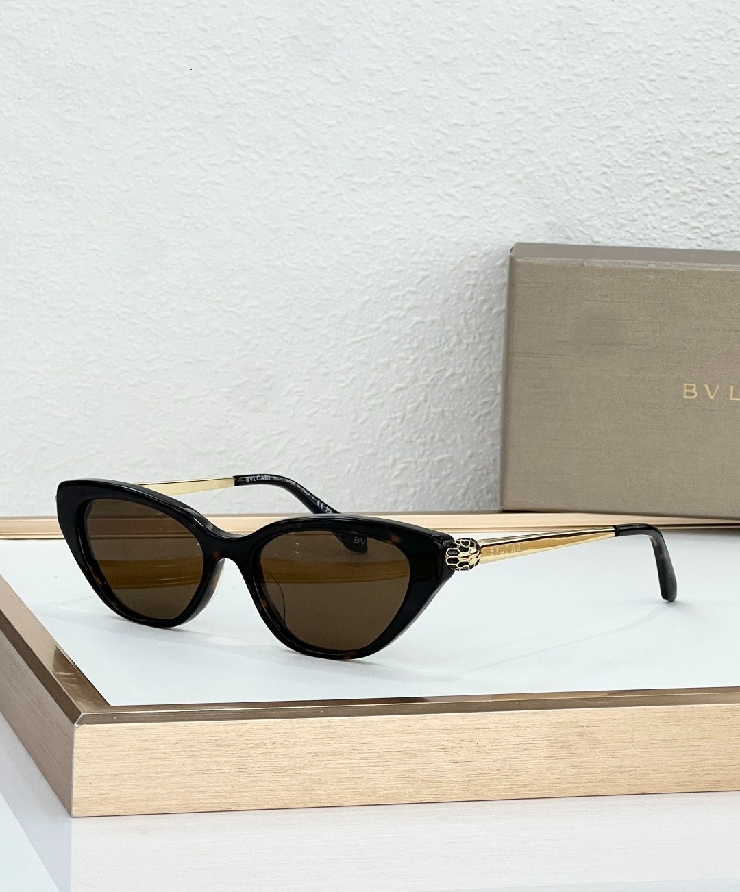 BVLGARI BV40109I Black Cat Eye Brown Lens Sunglasses Gold Detail 52-17-140