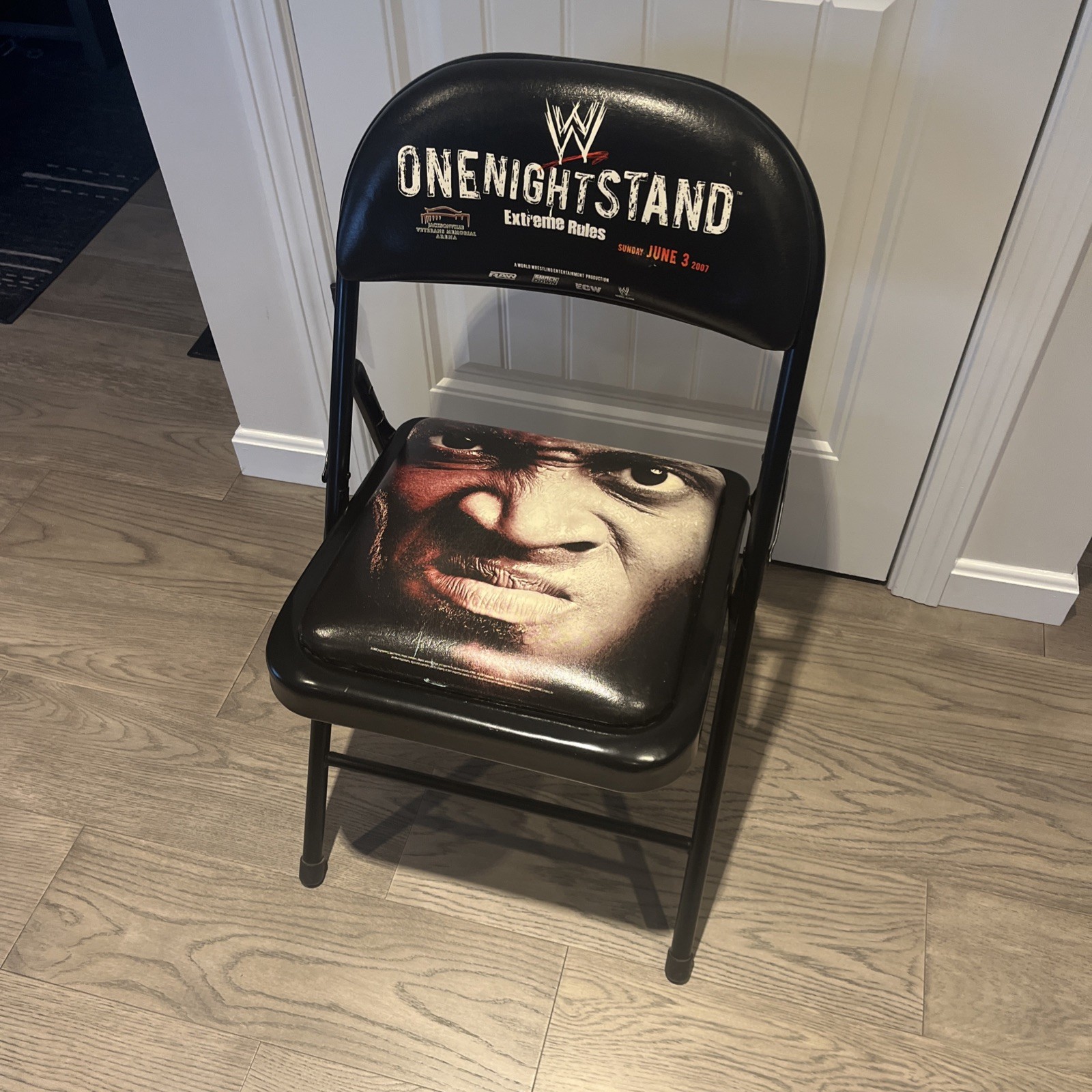 WWE Floor Seating Chair 2007 Bobby Lashley ECW One Night Stand NF WWE Floor Seating Chair 2007 Bobby Lashley ECW One Night Stand NF