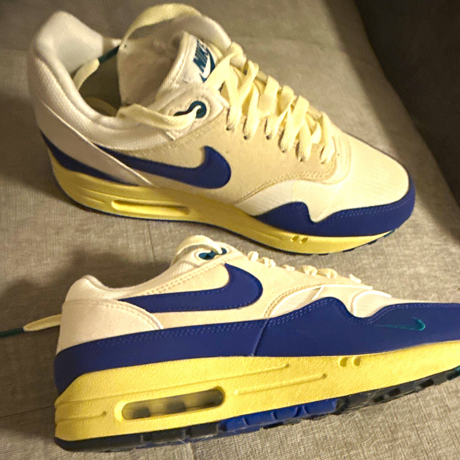 Nike Men’s Air Max 1 White/Blue Colorblock Athletic Sneakers Low Top Lace-Up Nike Men’s Air Max 1 White/Blue Colorblock Athletic Sneakers Low Top Lace-Up