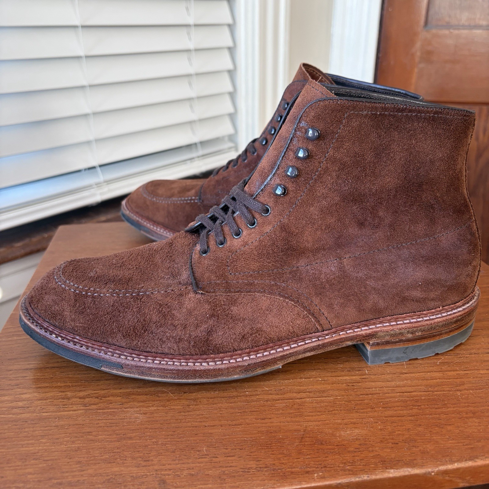 EXCELLENT - COMMANDO SOLE | ALDEN 11E TOBACCO REVERSE CHAMOIS INDY BOOT 11 E