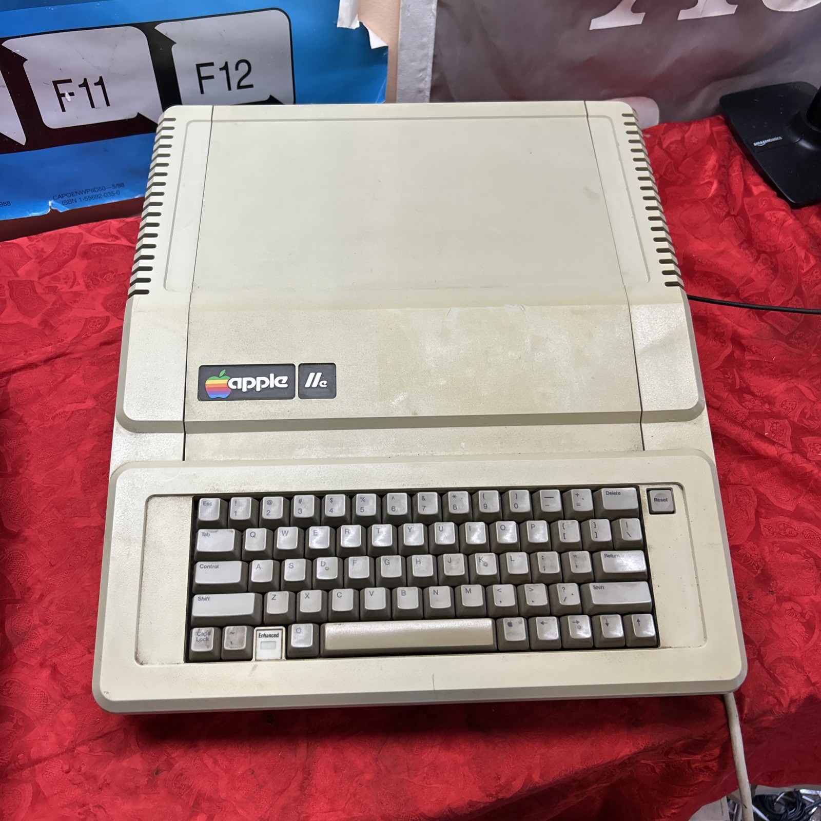 Apple IIe 2e A2S2064 tested Working With Loaded Rom Disk 80 Col Card Apple IIe 2e A2S2064 tested Working With Loaded Rom Disk 80 Col Card