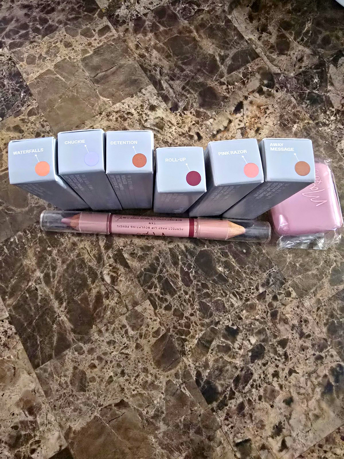 r.e.m. beauty by Ariana Grande Lip Gloss Vault Lot + Mally Essentials - NIB