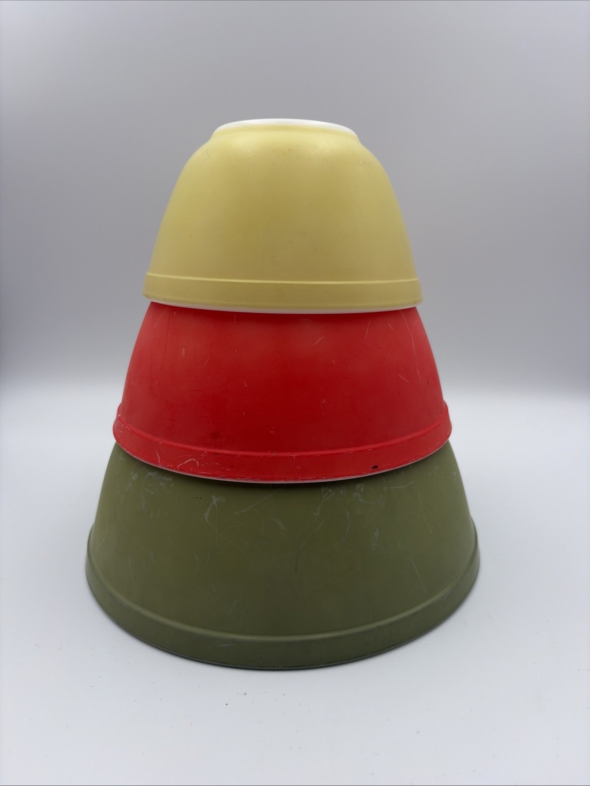 VTG Pyrex Primary Colors Mixing Bowls Set of 3 Yellow 401, Green 403, Red 402 VTG Pyrex Primary Colors Mixing Bowls Set of 3 Yellow 401, Green 403, Red 402