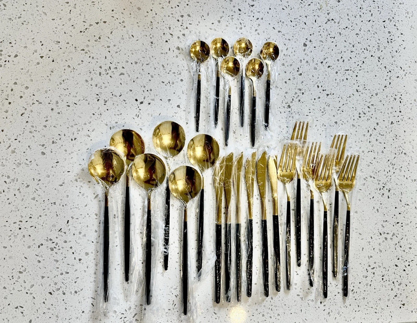 stainless Steel Black&Gold Modern Silverware 24-pieces stainless Steel Black&Gold Modern Silverware 24-pieces