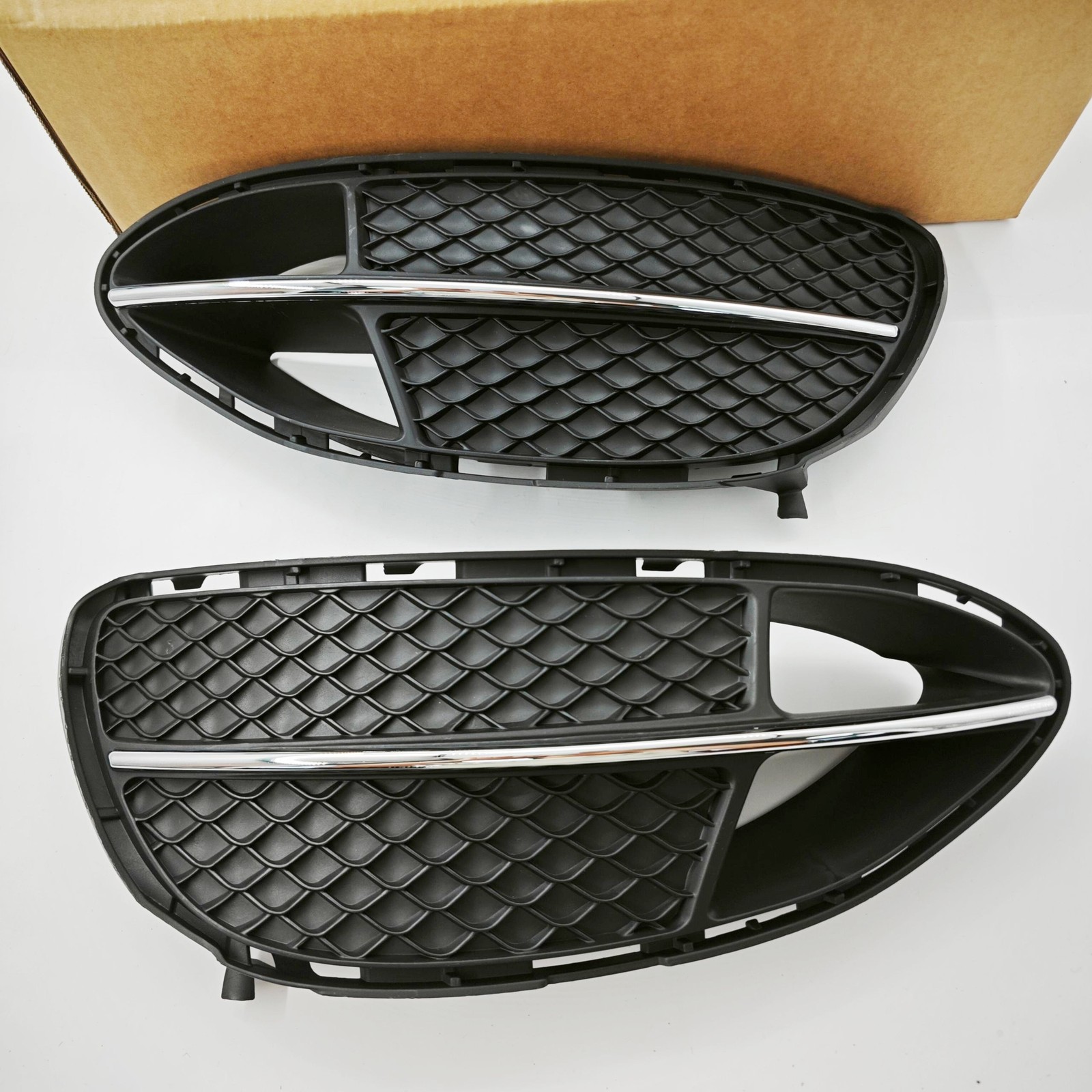 For Mercedes-Benz E250 E350 E400 E550 E63 AMG Front Bumper Grille Cover Set Pair