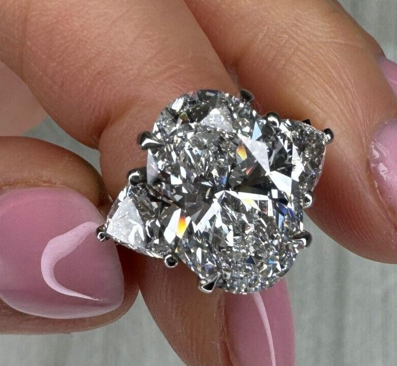 3.30CT Oval Cut Lab Grown Dimond EF/VS Three Stone Women's Ring 14k White Gold 3.30CT Oval Cut Lab Grown Dimond EF/VS Three Stone Women's Ring 14k White Gold