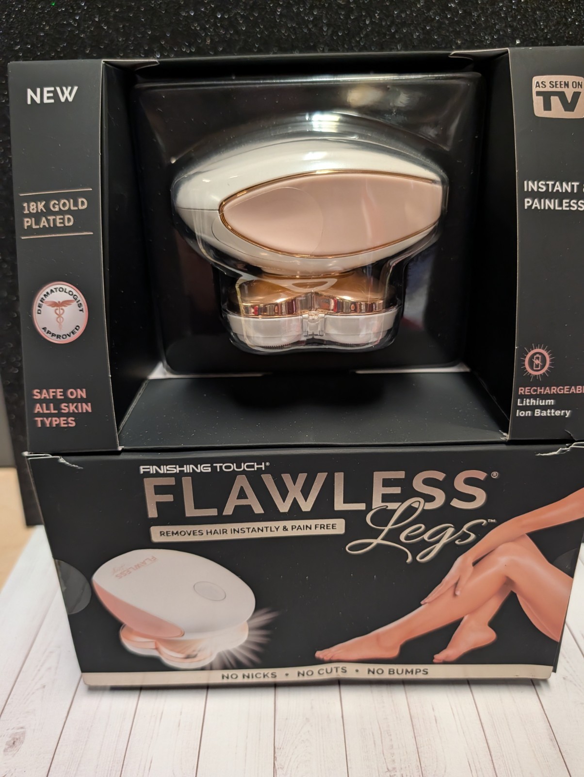 Finishing Touch Flawless Legs 18K Gold Plated Rechargeable Electric Razor Finishing Touch Flawless Legs 18K Gold Plated Rechargeable Electric Razor