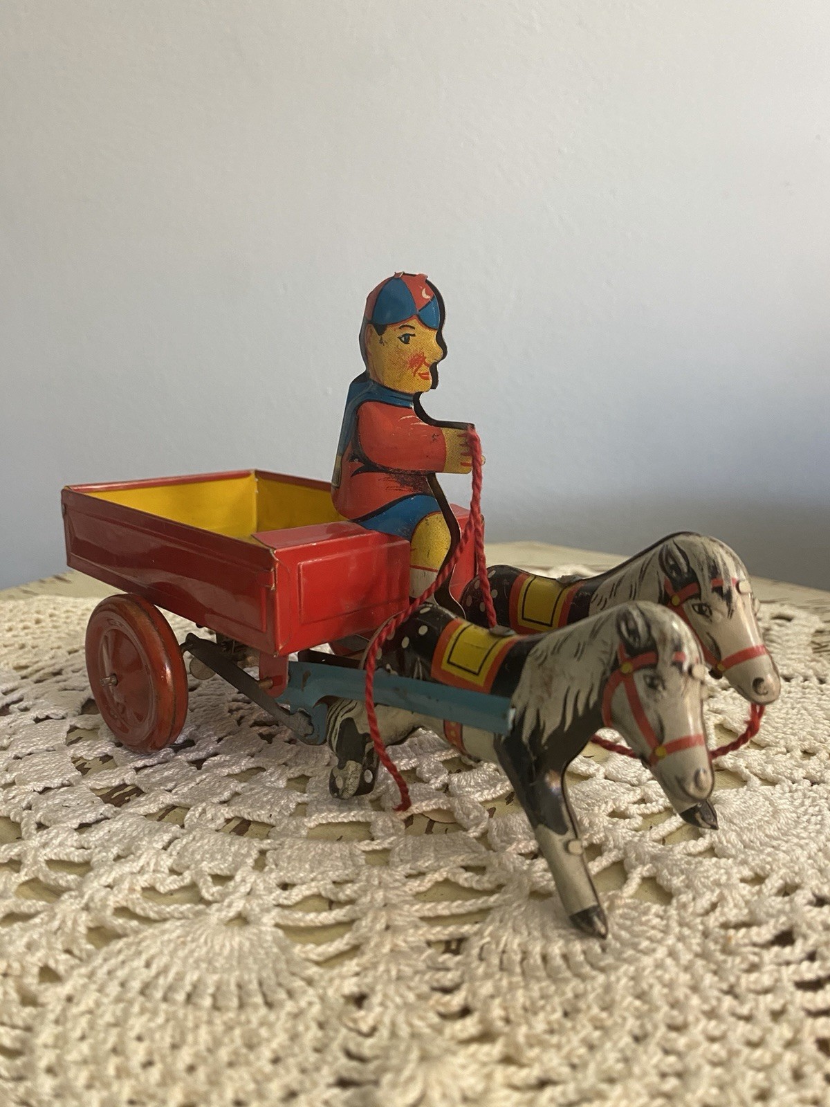 1940’s Trotty Trotty Mechanical pony cart Vintage England no box.￼
