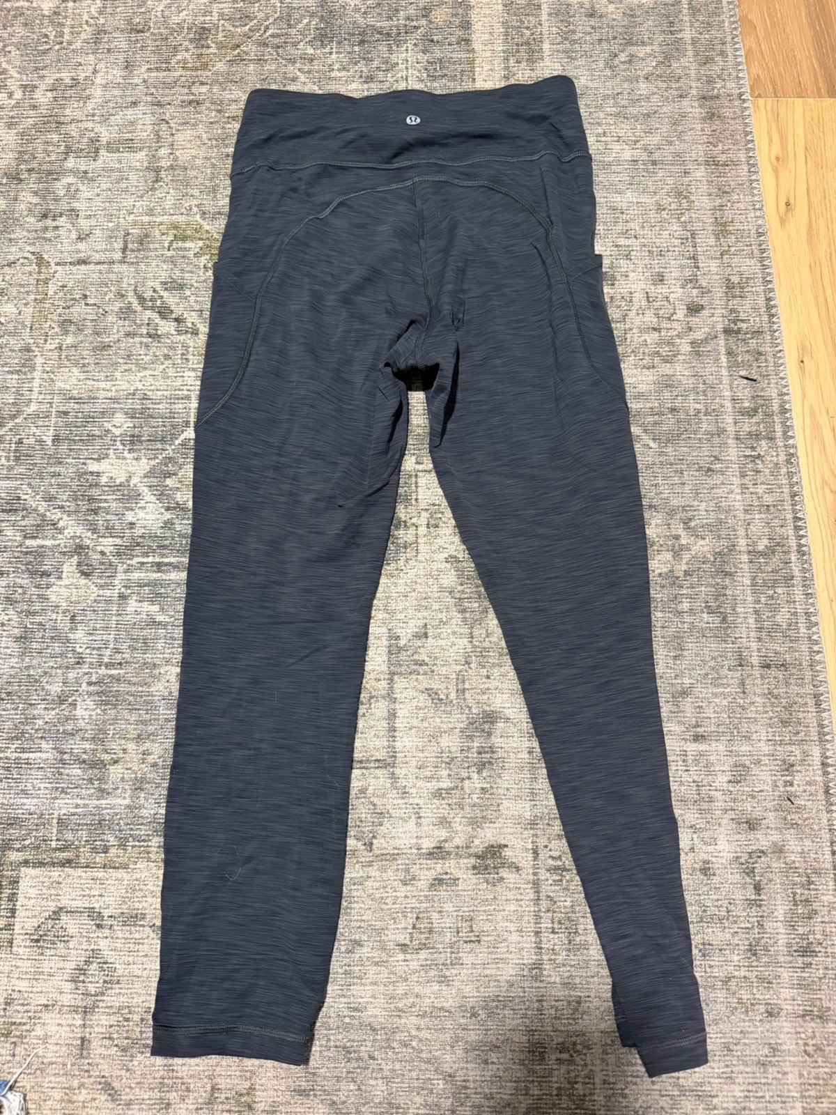 Lululemon Women’s Yoga Pants Leggings Dark Grey Heather Size 6 Lululemon Women’s Yoga Pants Leggings Dark Grey Heather Size 6