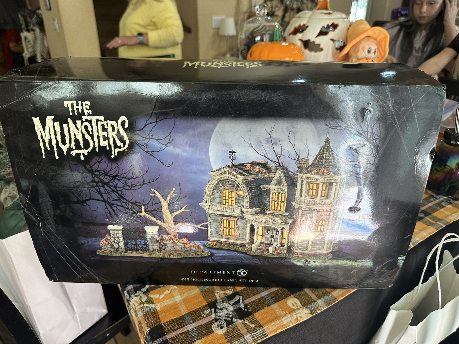 Dept. 56 The Munsters Village 1313 Mockingbird Lane 6005631 Retired Dept. 56 The Munsters Village 1313 Mockingbird Lane 6005631 Retired