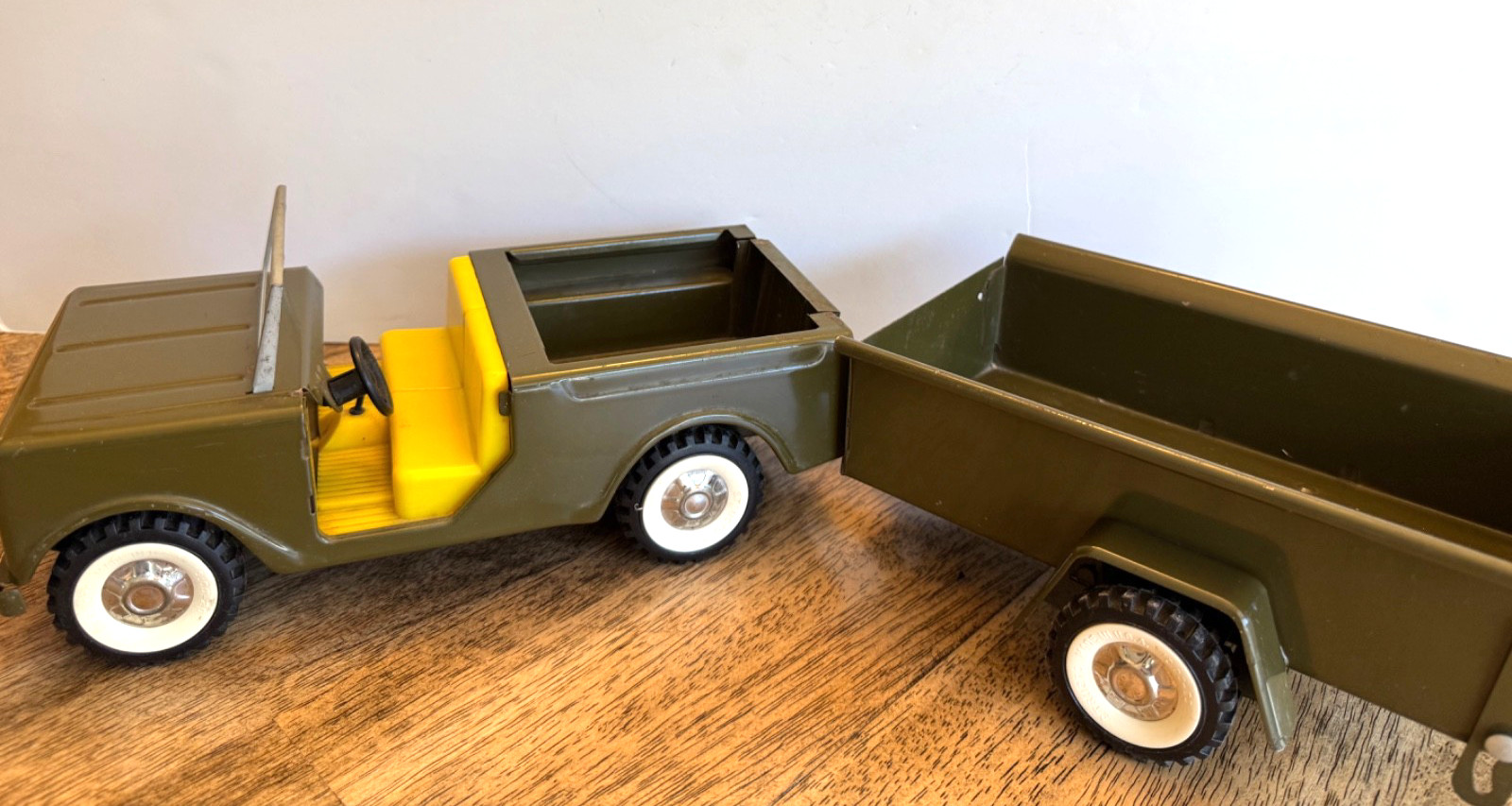 Vintage 1960\'s STRUCTO INTERNATIONAL IH SCOUT ARMY JEEP & Trailer Pressed Steel Vintage 1960\'s STRUCTO INTERNATIONAL IH SCOUT ARMY JEEP & Trailer Pressed Steel
