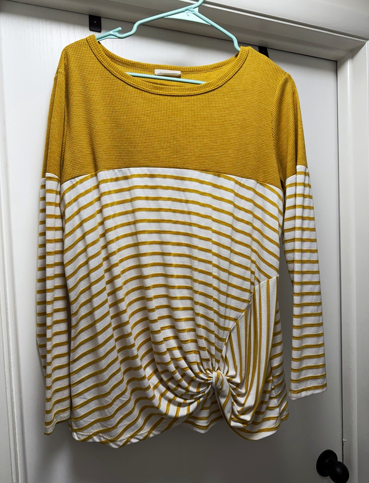 Chic Soul XL Yellow White Striped Twist Front Knit Long Sleeve Chic Soul XL Yellow White Striped Twist Front Knit Long Sleeve