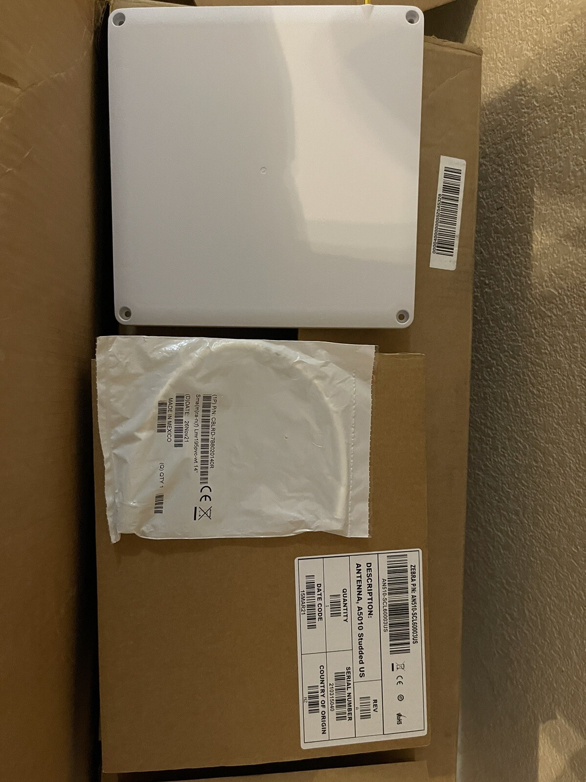 Zebra AN510-SCL60003US Circular Polarized UHF Antennas Freq. 902 - 928MHz A5010 Zebra AN510-SCL60003US Circular Polarized UHF Antennas Freq. 902 - 928MHz A5010