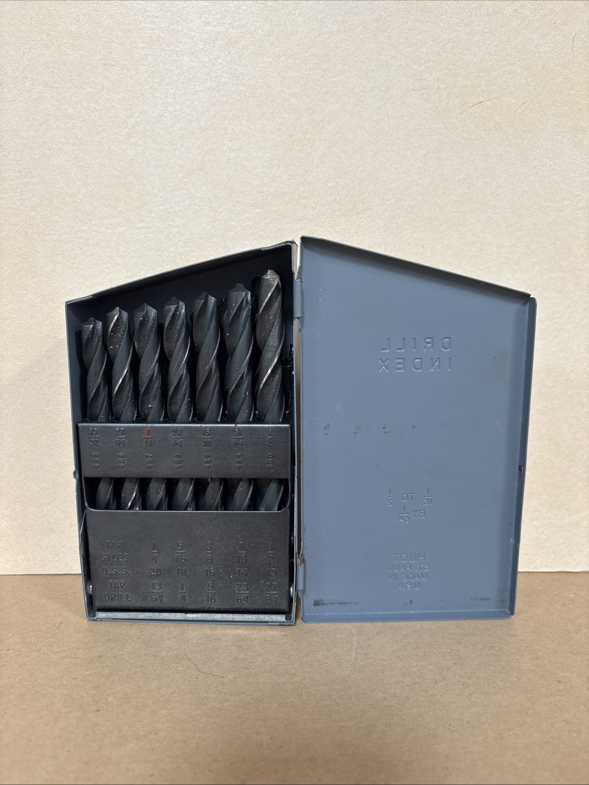 Complete 29 Pc. Hour Drill Index 1/16 To 1/2 By 1/64 With Metal Case