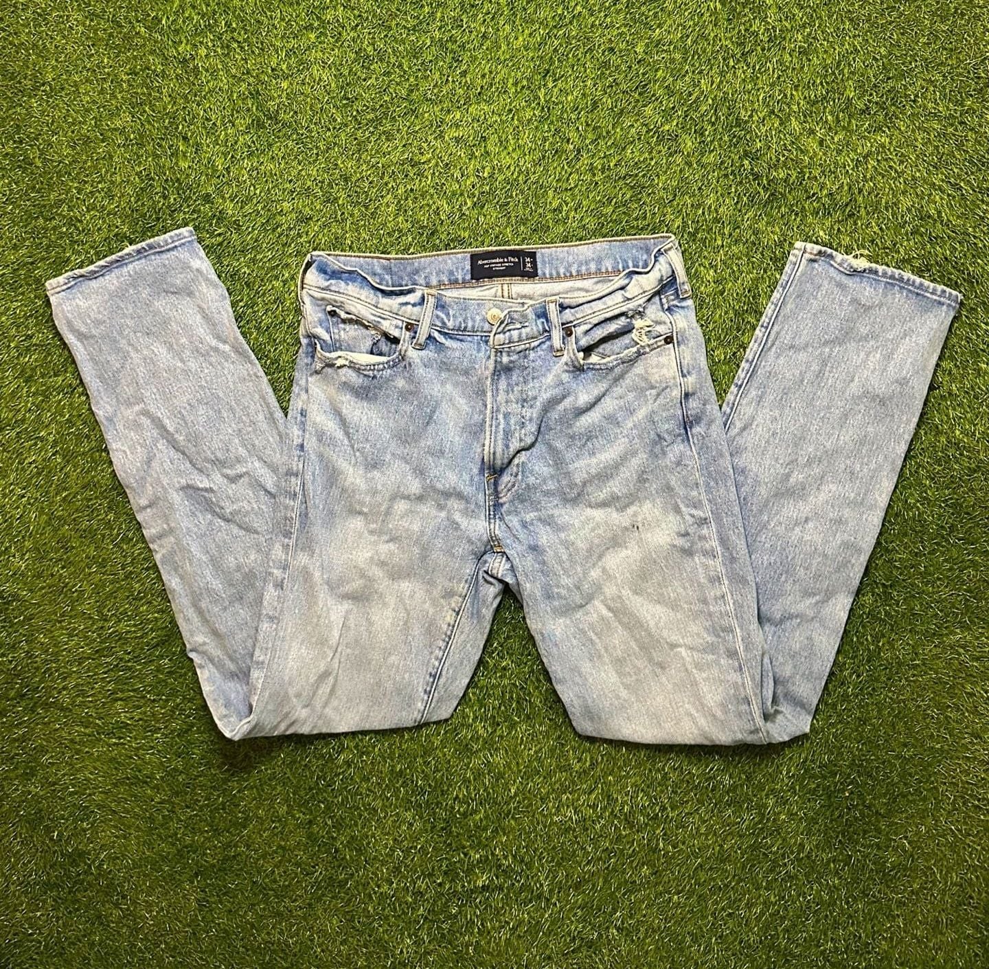Abercrombie & Fitch A&F Vintage Stretch Straight Jeans Light Wash Distressed 34x Abercrombie & Fitch A&F Vintage Stretch Straight Jeans Light Wash Distressed 34x
