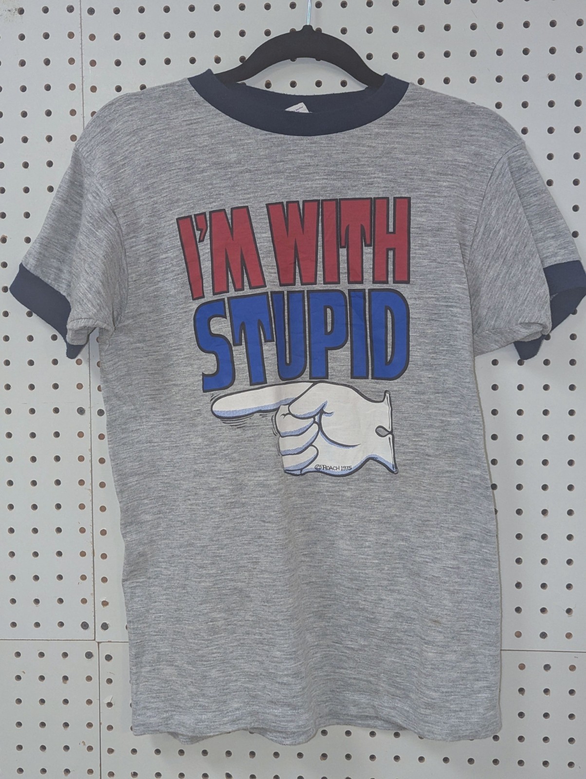 Vintage 1975 I\'m With Stupid T-Shirt Novelty Humor Graphic Sears Tag Gray M Vintage 1975 I\'m With Stupid T-Shirt Novelty Humor Graphic Sears Tag Gray M