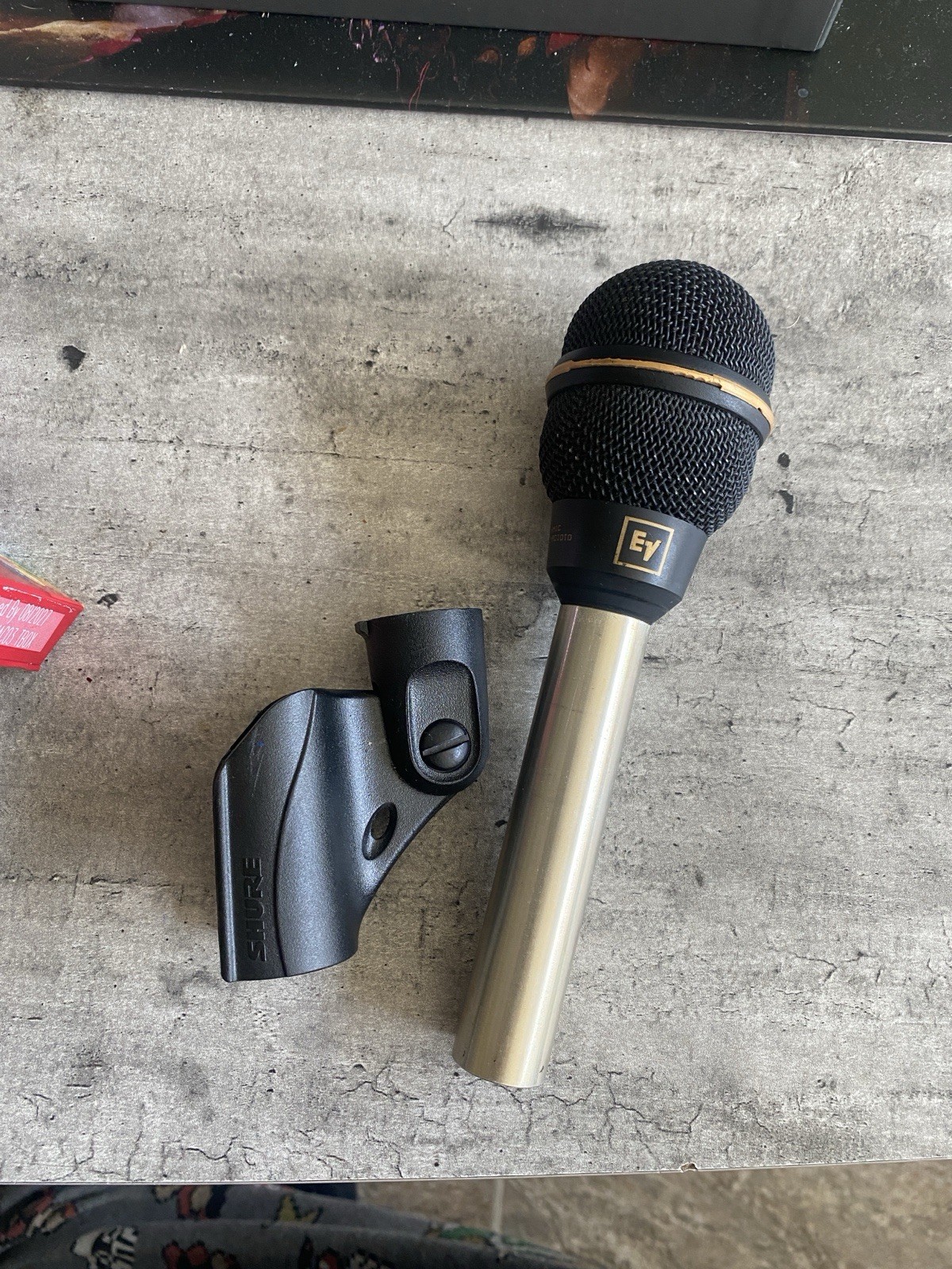 Electro-Voice EV N/D 357B Supercardioid Dynamic Professional Needs New Cover Electro-Voice EV N/D 357B Supercardioid Dynamic Professional Needs New Cover