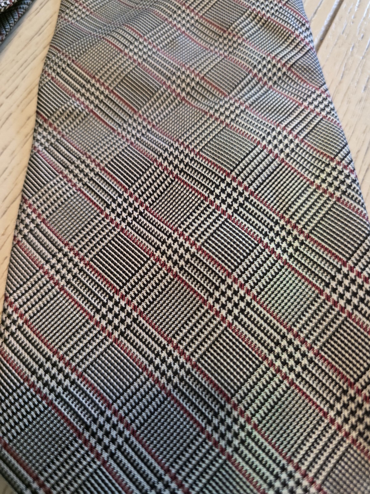 Brooks Brothers Pure Silk Woven Plaid Pointed Tie Gray Black Red Brooks Brothers Pure Silk Woven Plaid Pointed Tie Gray Black Red