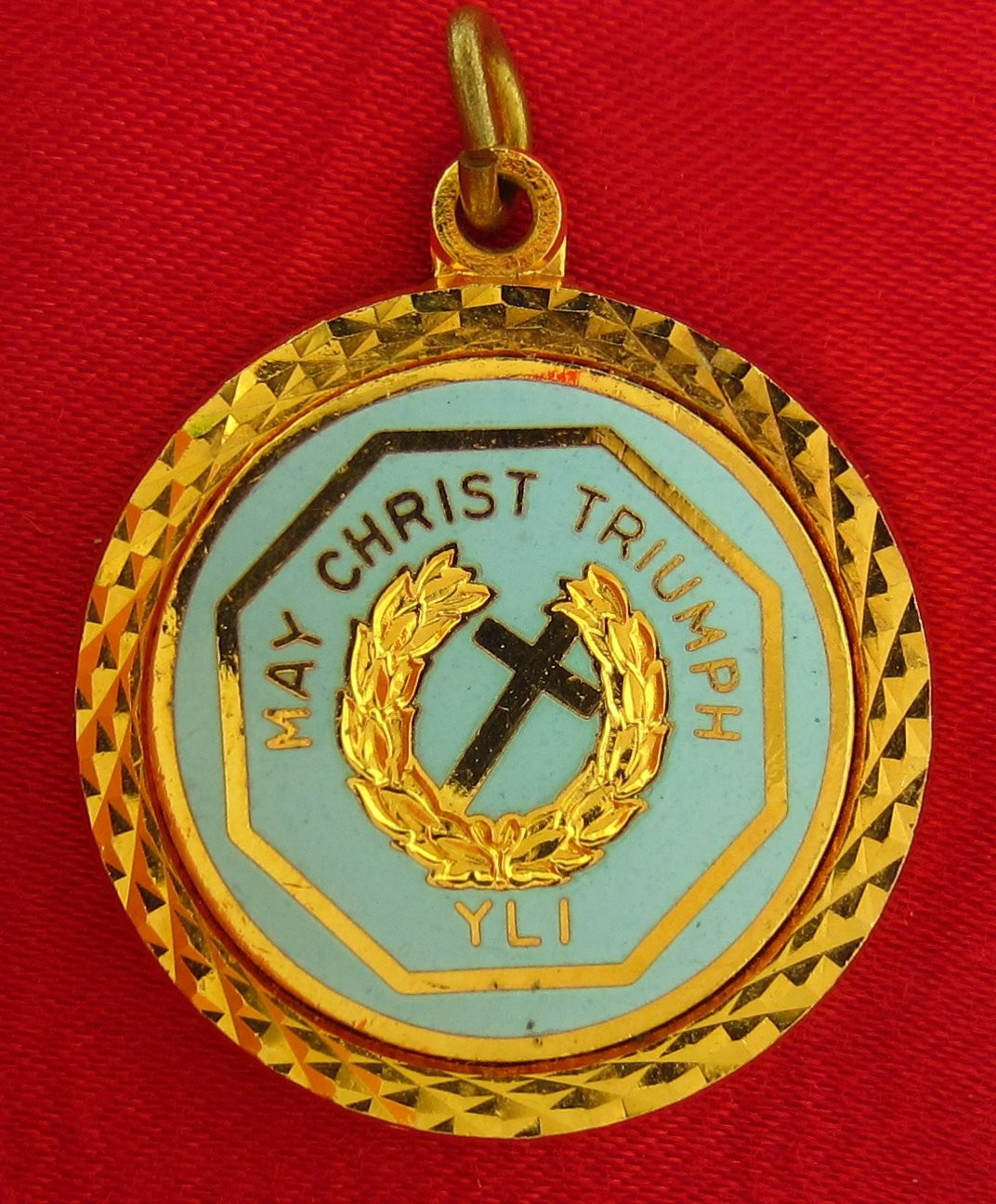 Vintage MAY CHRIST TRIUMPH Medal YLI Grand Institute Burlingame CA 1977 Pendant Vintage MAY CHRIST TRIUMPH Medal YLI Grand Institute Burlingame CA 1977 Pendant